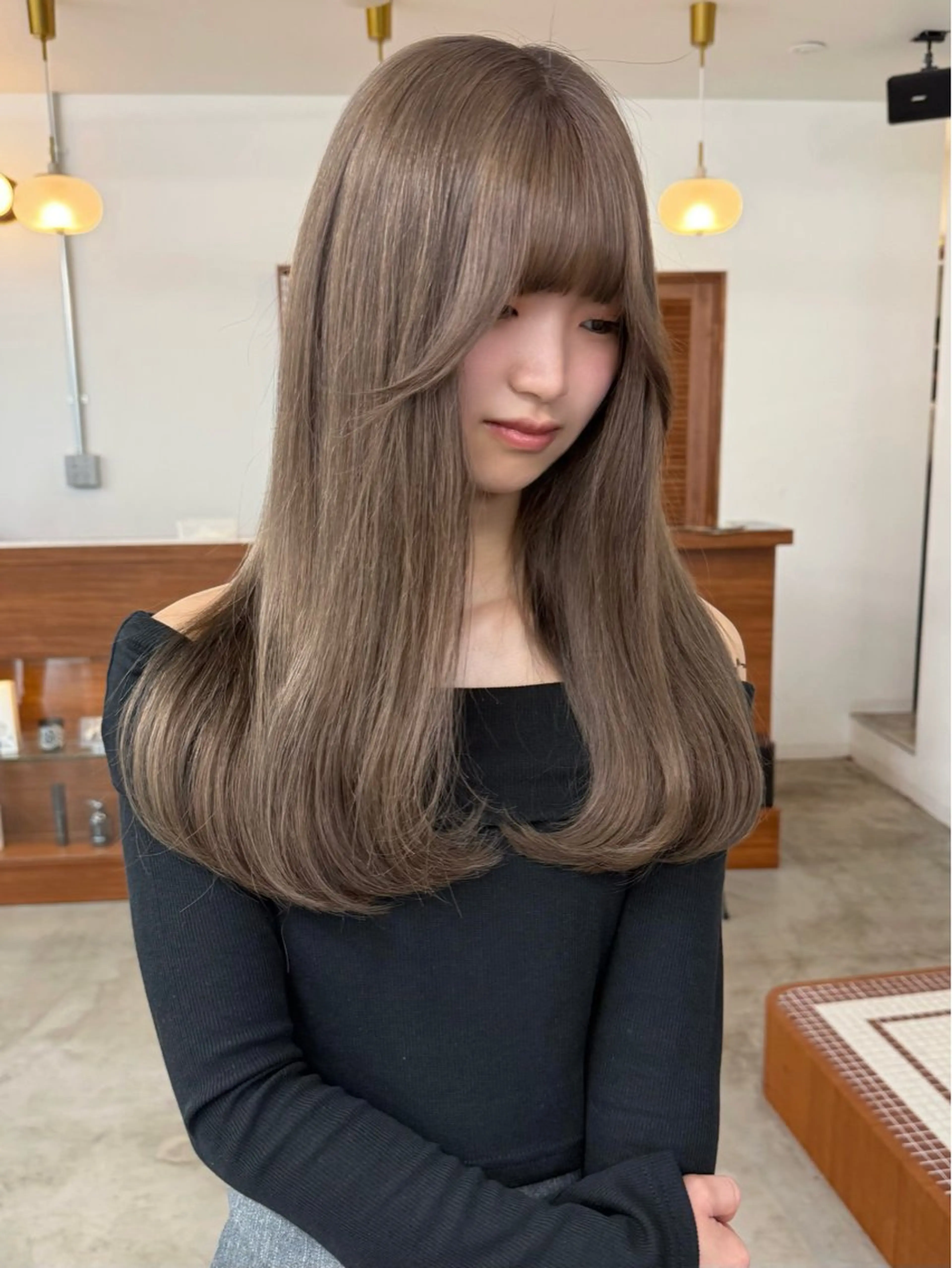 カラー ブリーチ 透明感カラー ダブルカラー PELE/ハイトーン /初田芽以のヘアスタイル