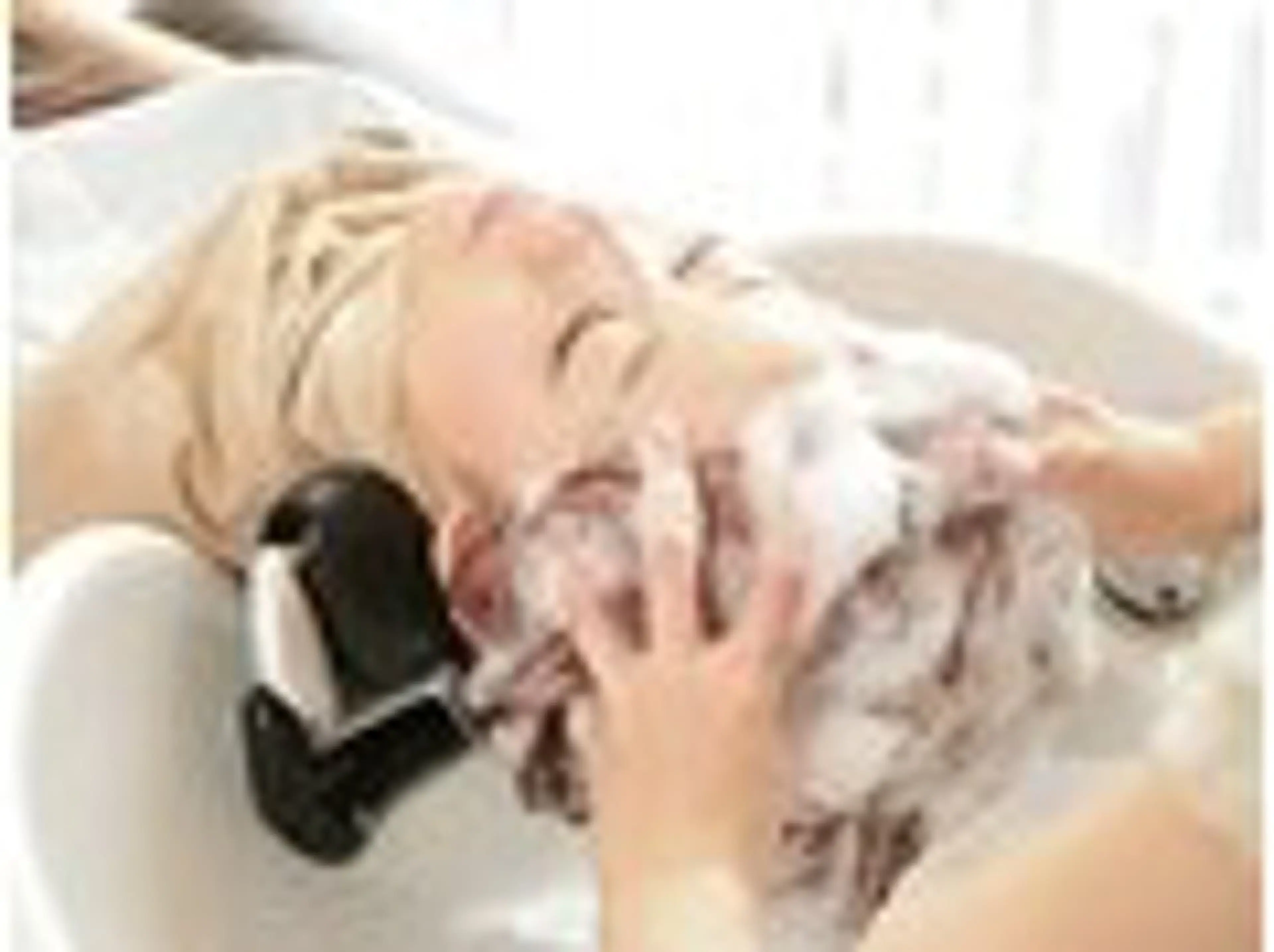 岩崎 秀之のヘアスタイル