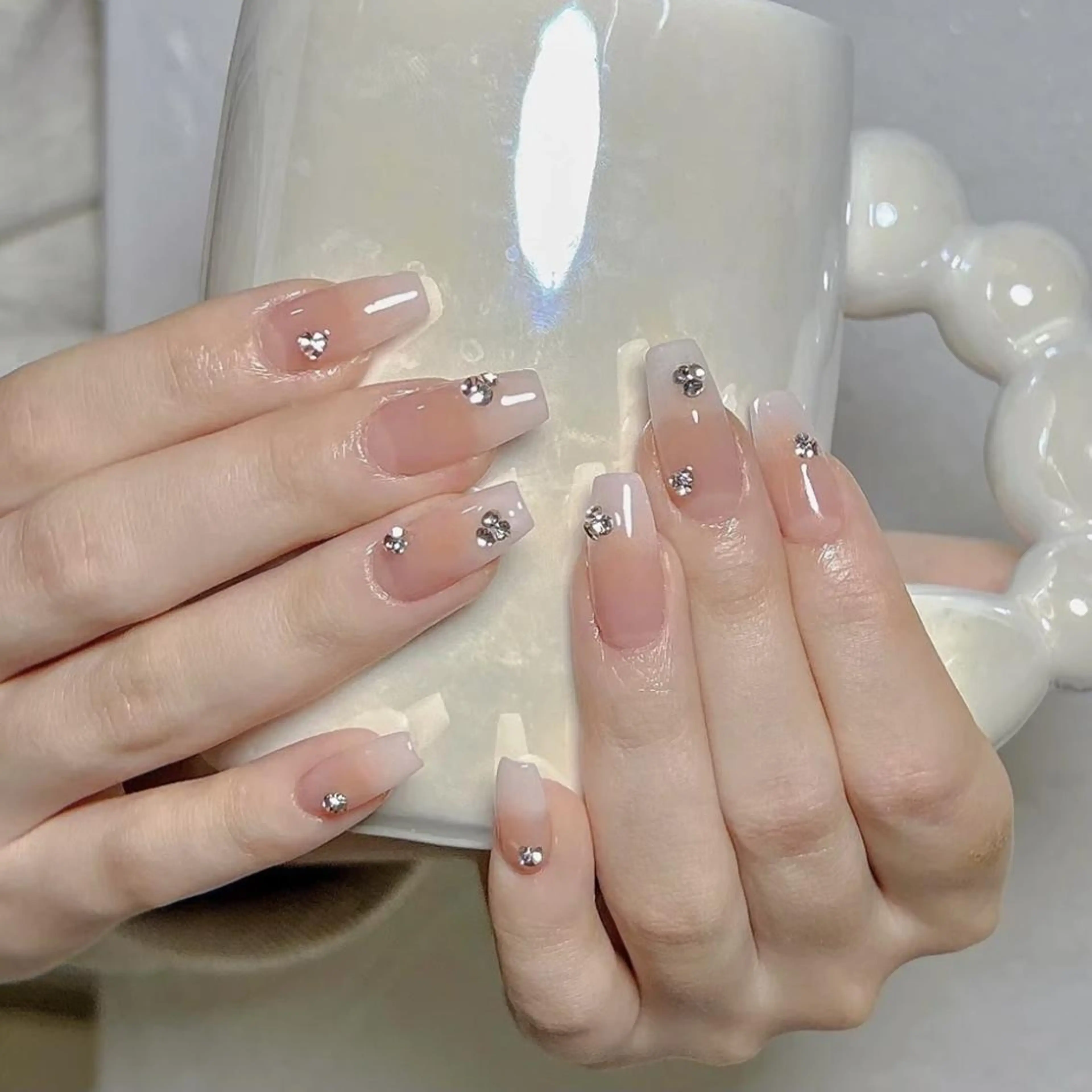 ネイル アートネイル 長さ出し ネイルチップ Queens マオのネイルデザイン