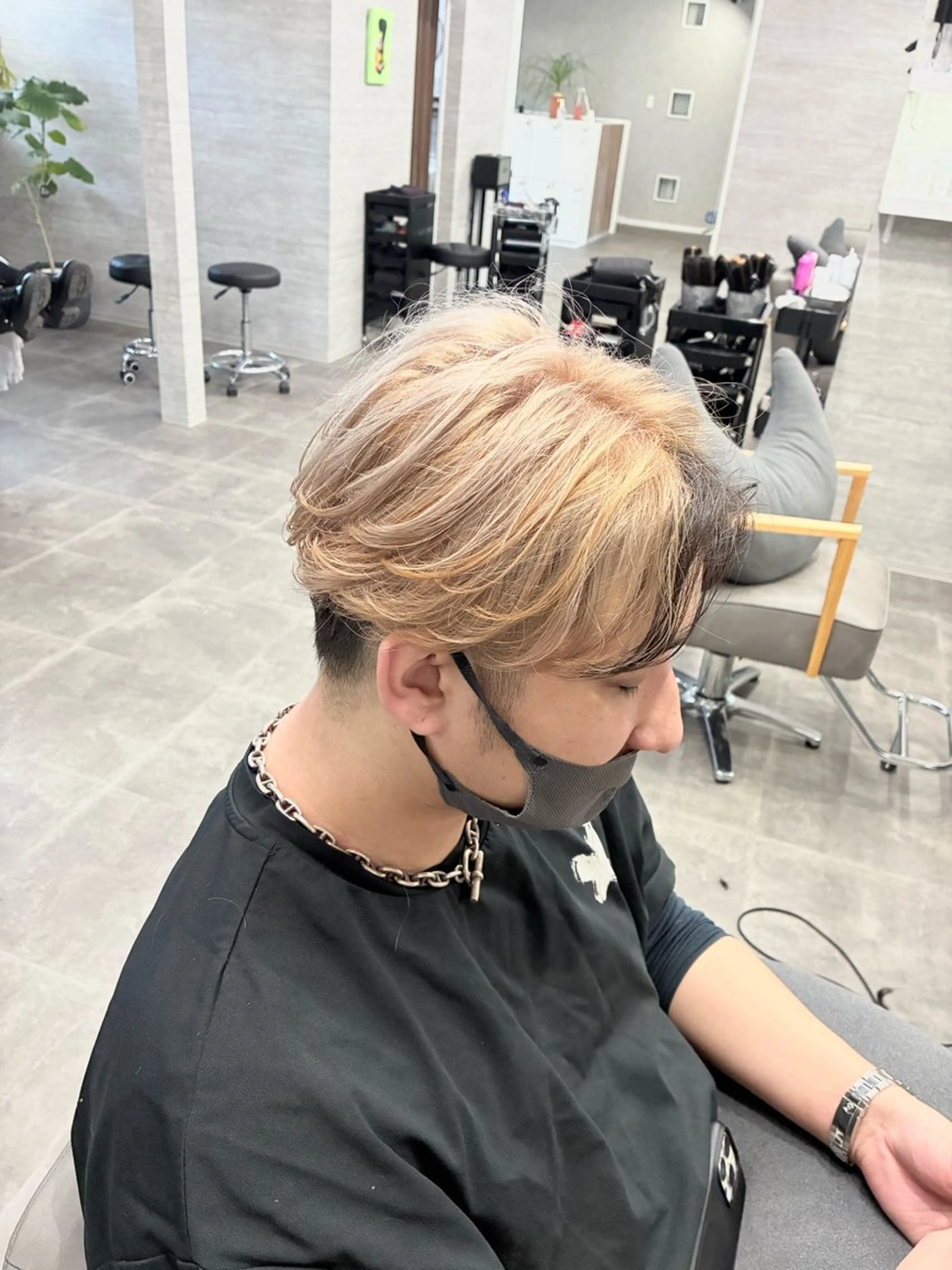 ケアブリーチ+カラー+超音波+システムトリートメント¥23430→¥18030の写真