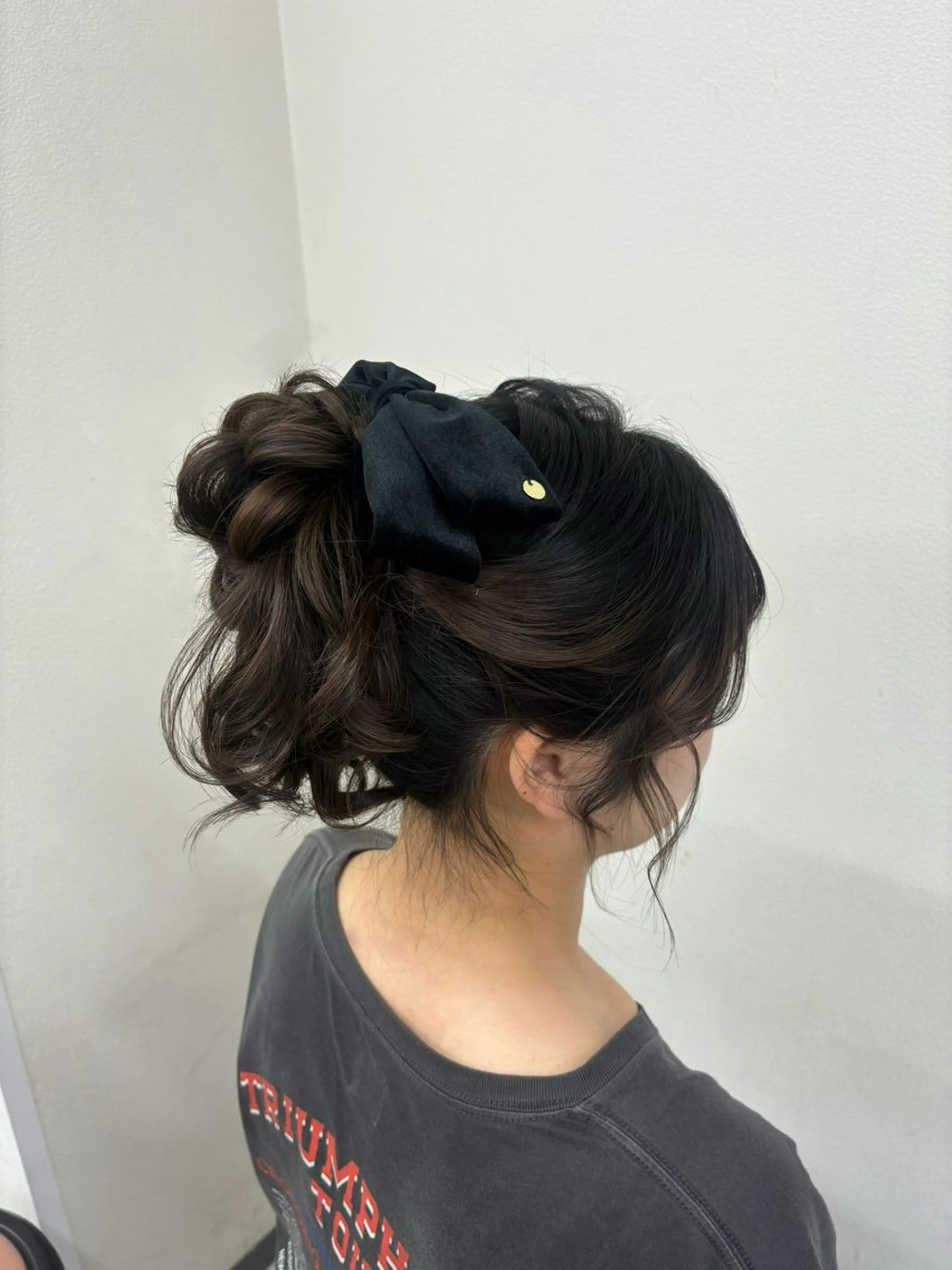 セミロング ヘアアレンジ お団子ヘア 榎本 すみれのヘアスタイル