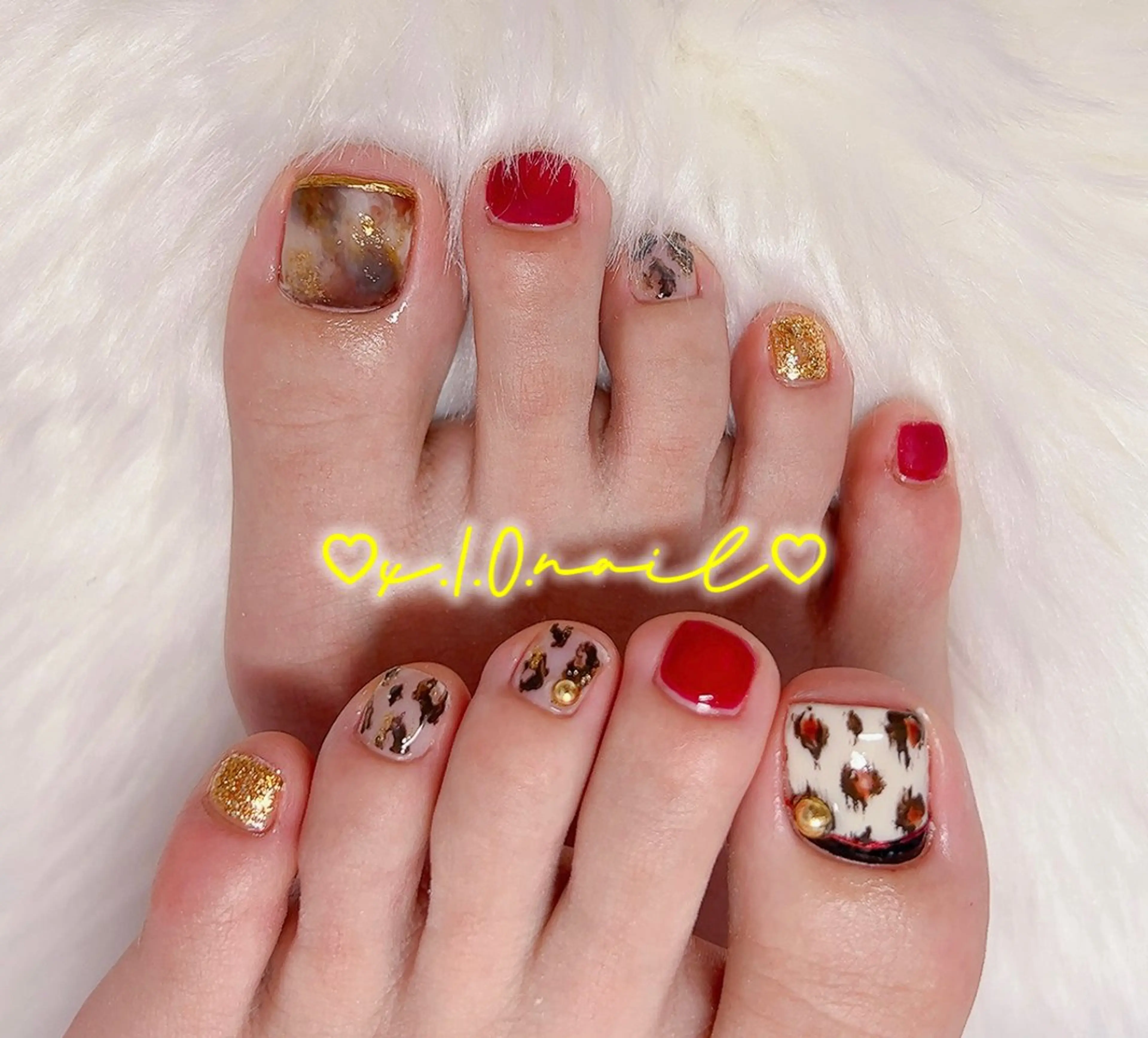ネイル アニマル柄 アートネイル フットネイル ニュアンスネイル ネイルチップ フットネイル x.1.0.nail ♡Cのネイルデザイン
