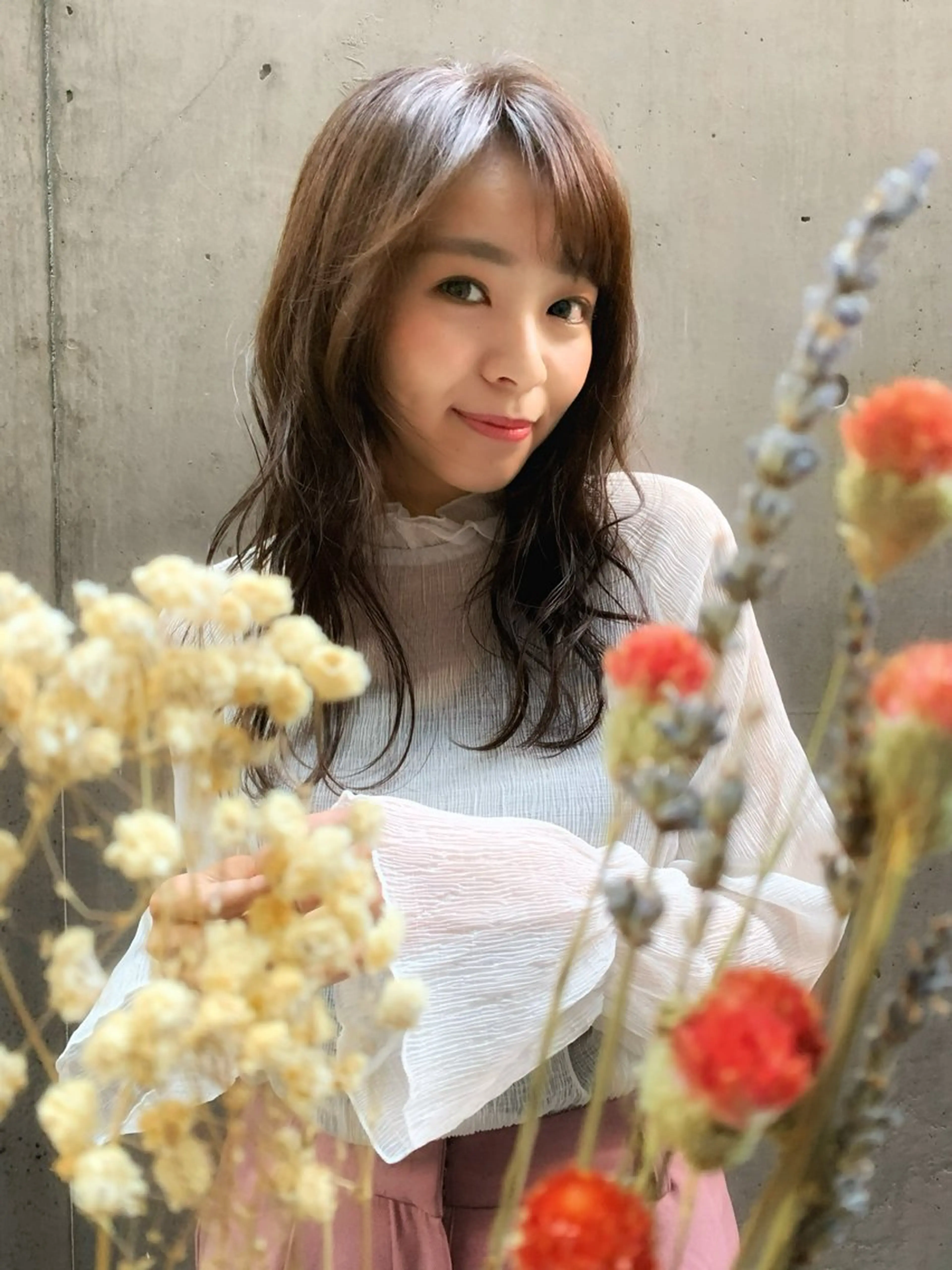 セミロング カラー 東 祐香のヘアスタイル