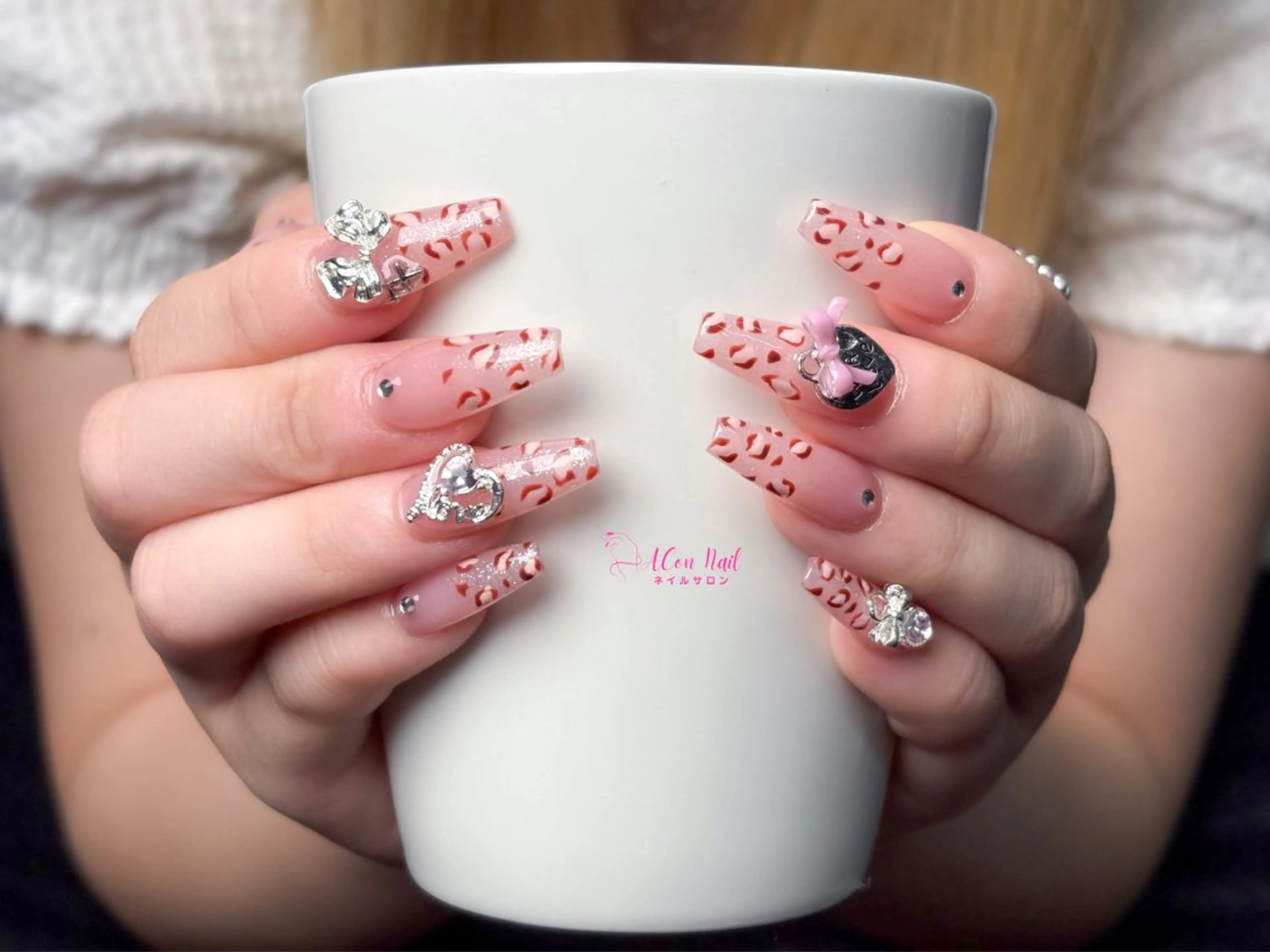 ネイル 桜ネイル 長さ出し フラワーネイル フレンチネイル ジェルネイル ハンドネイル ACon NailSalonのネイルデザイン