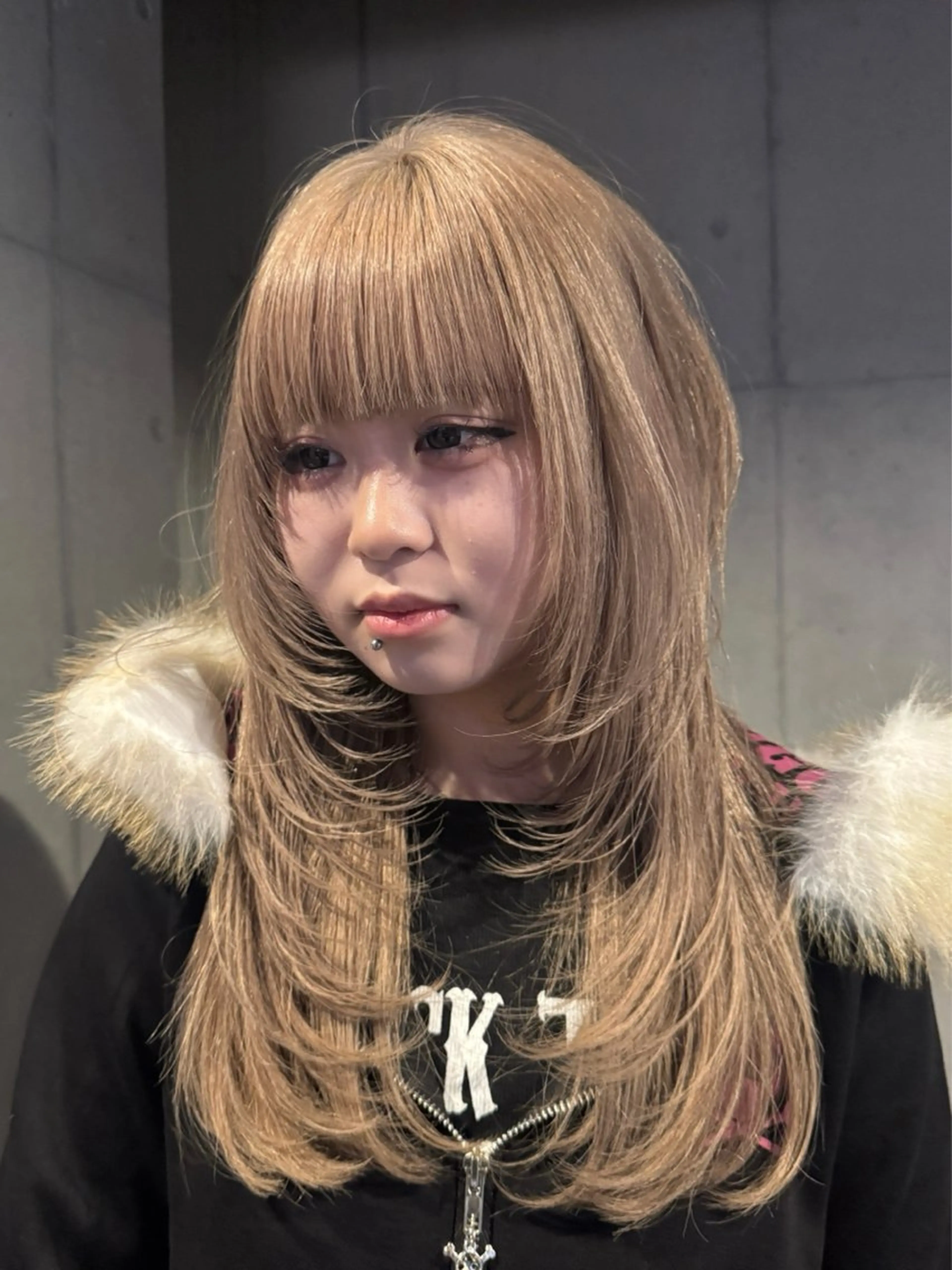 ロング カラー ブロンド ホワイトブロンド ハッシュカット 韓国風ヘア レイヤーカット カット ヘアカラー だいち/ブリーチ/ レイヤーカットのヘアスタイル