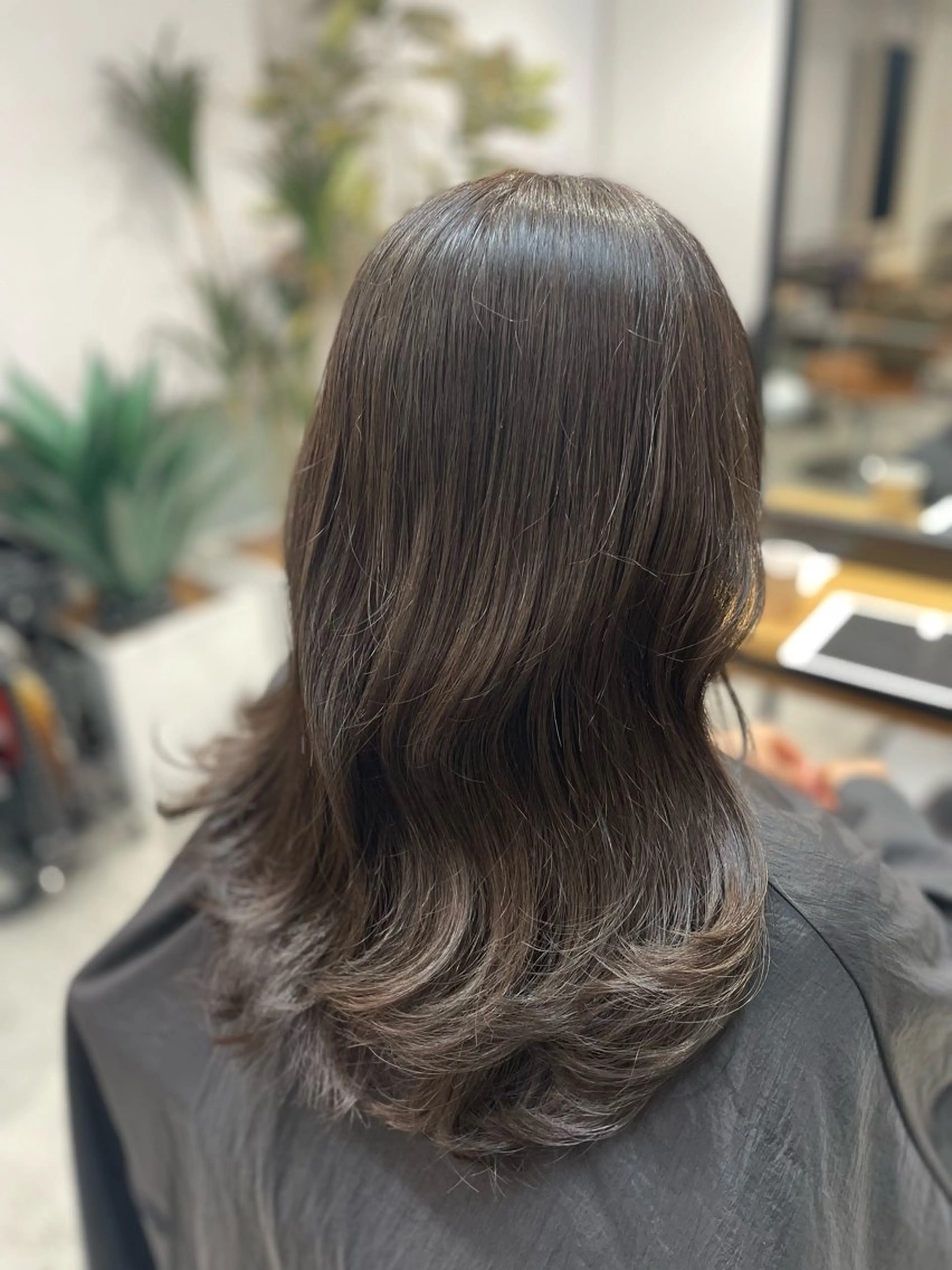 ミディアム 中原 栞奈のヘアスタイル