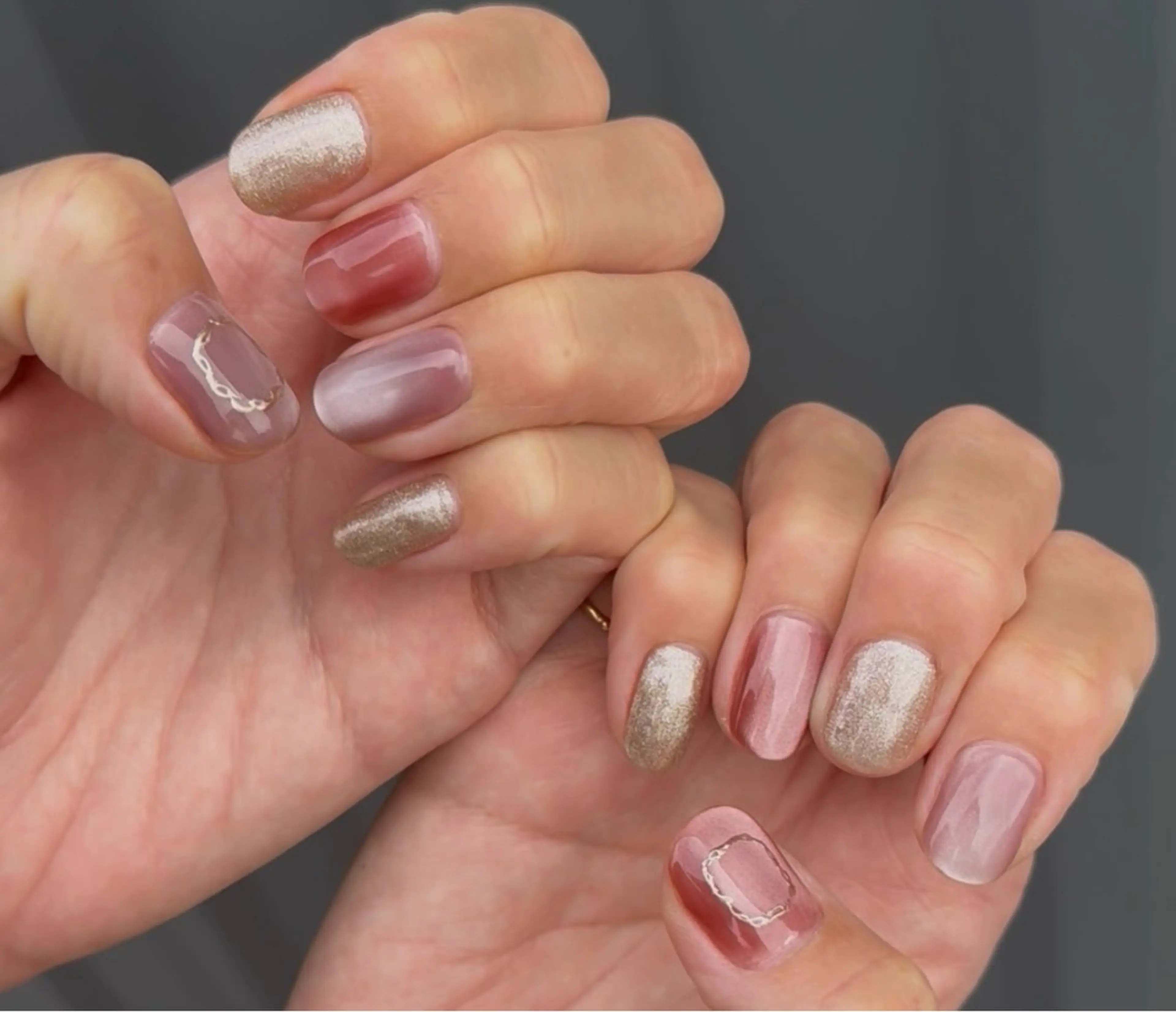 ネイル アートネイル マグネットネイル ミラーネイル Regina Marinaのネイルデザイン