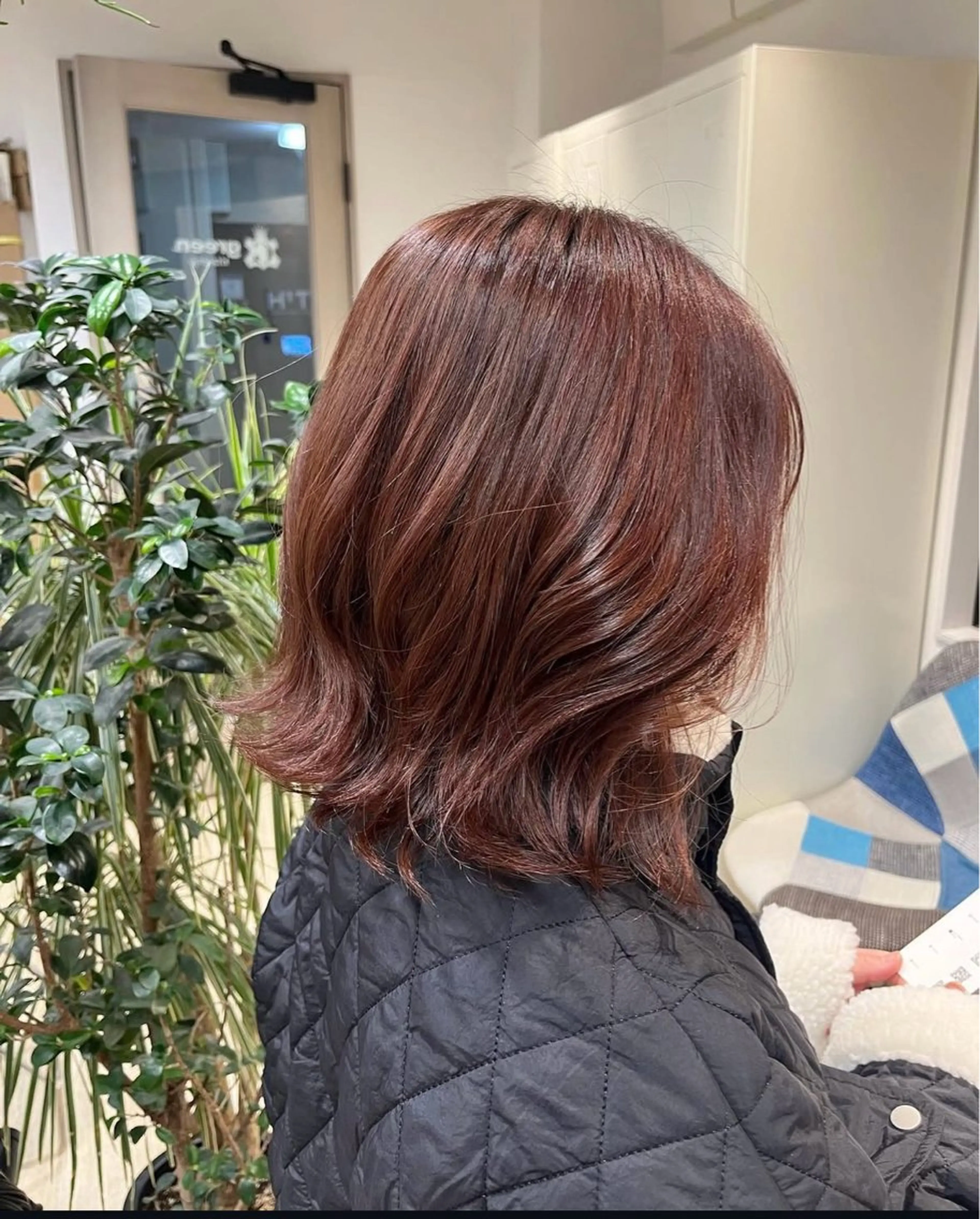ミディアム カット ヘアカラー トリートメント Maki マキのヘアスタイル