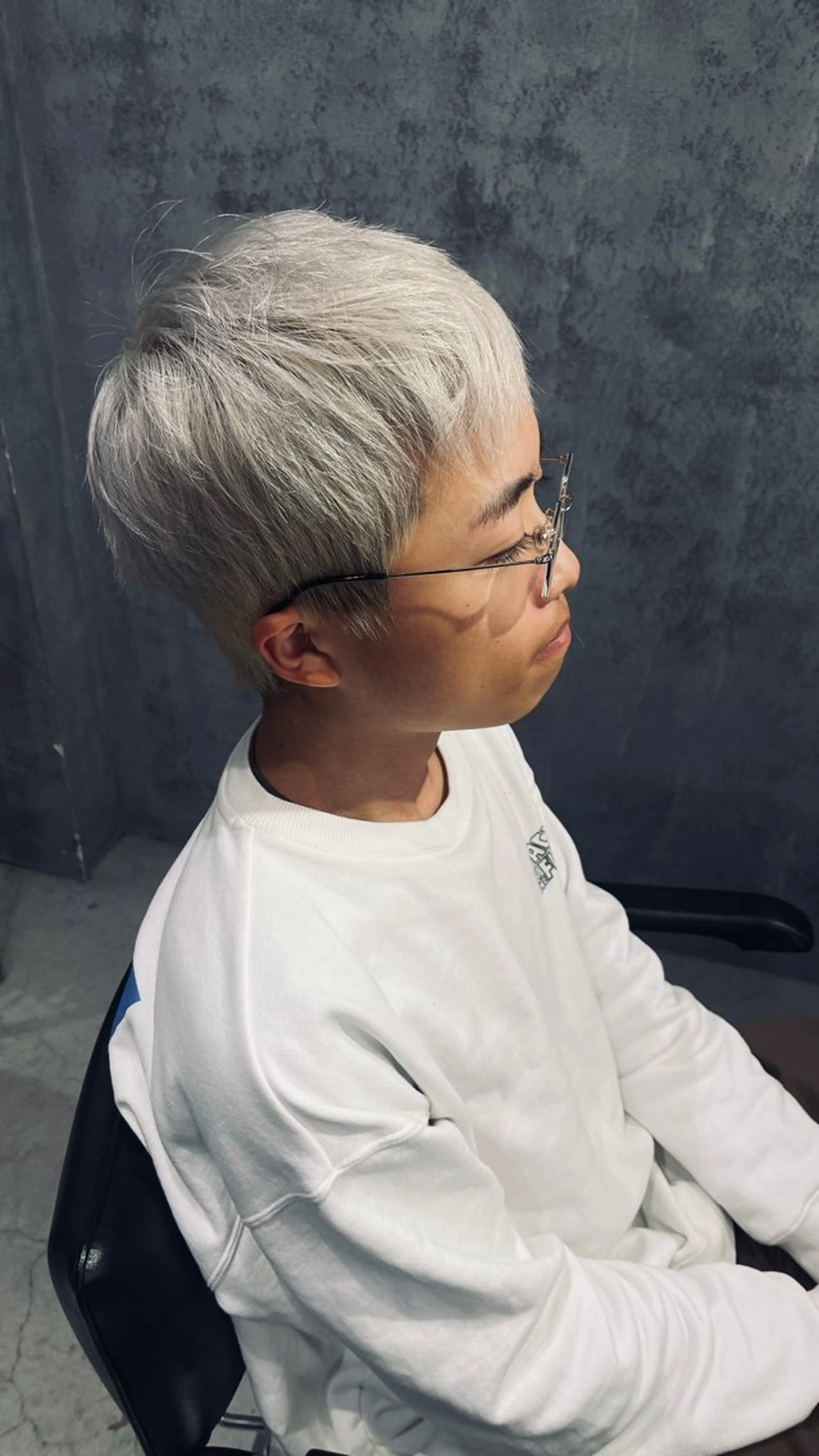 ショート カラー JOHO 【24時間OK】のヘアスタイル