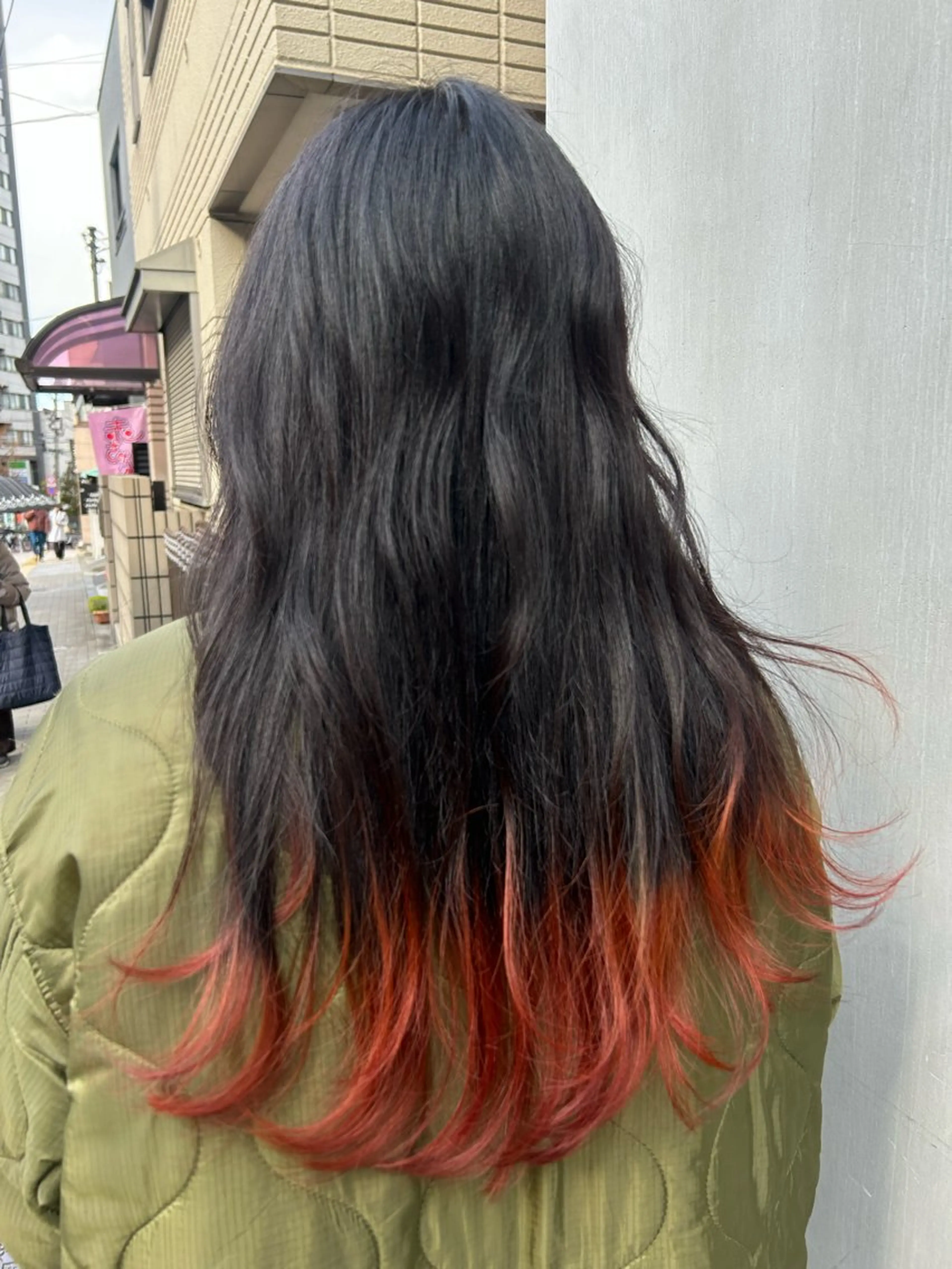ミディアム カラー カット ヘアカラー トリートメント 若狭 彩花のヘアスタイル