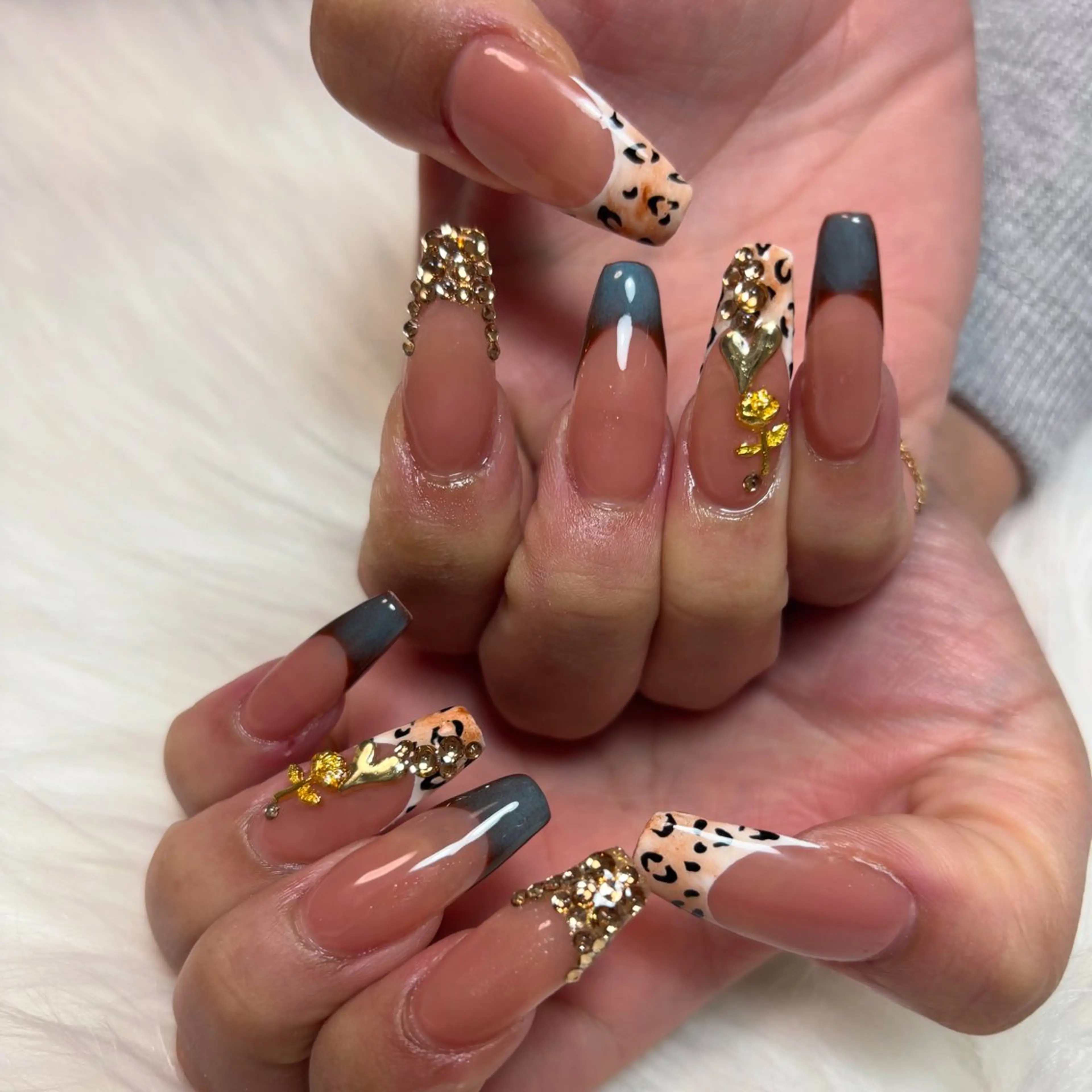 ネイル ブルー フレンチネイル ロングネイル ピンク ホワイト ハンドネイル nailsalon ICHIのネイルデザイン