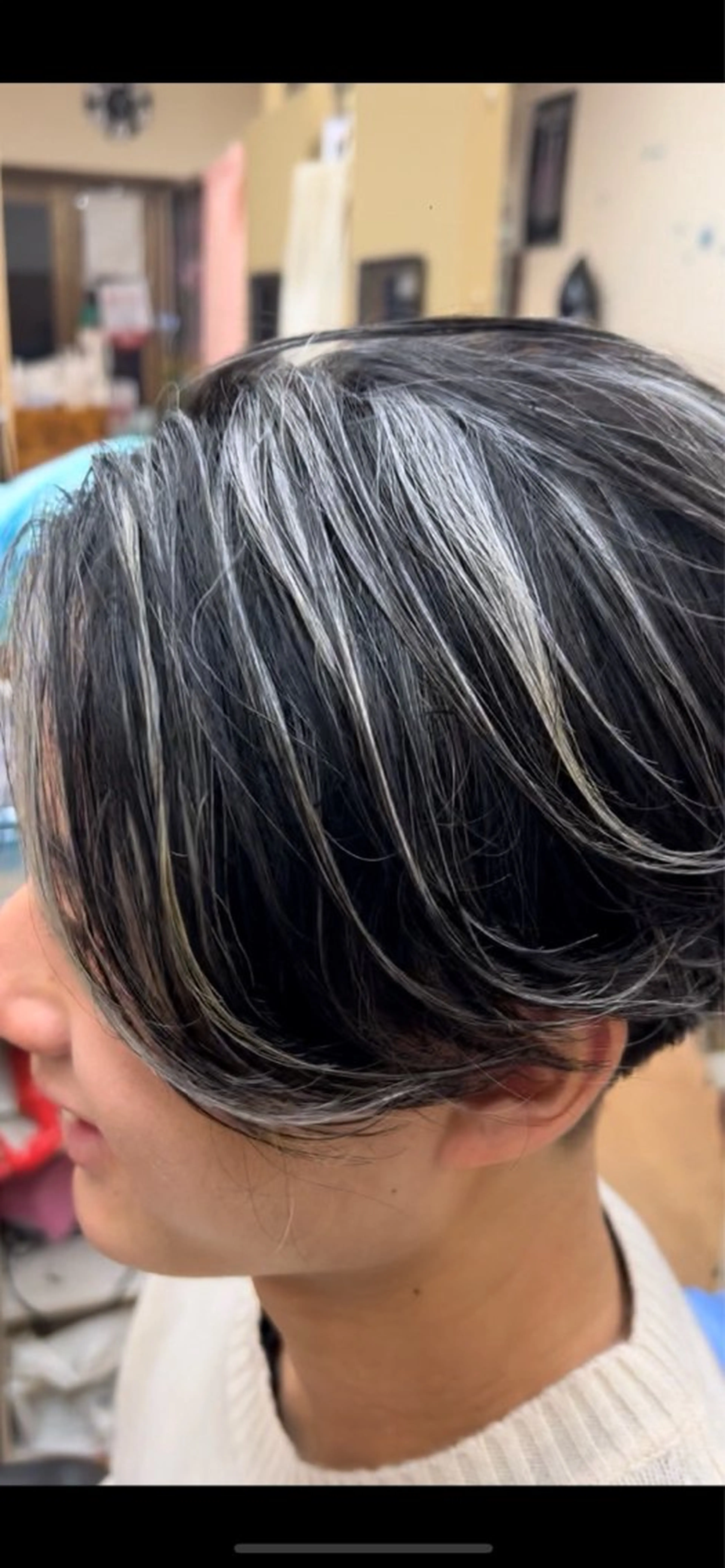 メンズ メンズ毛流れパーマ ブリーチSHIONのヘアスタイル