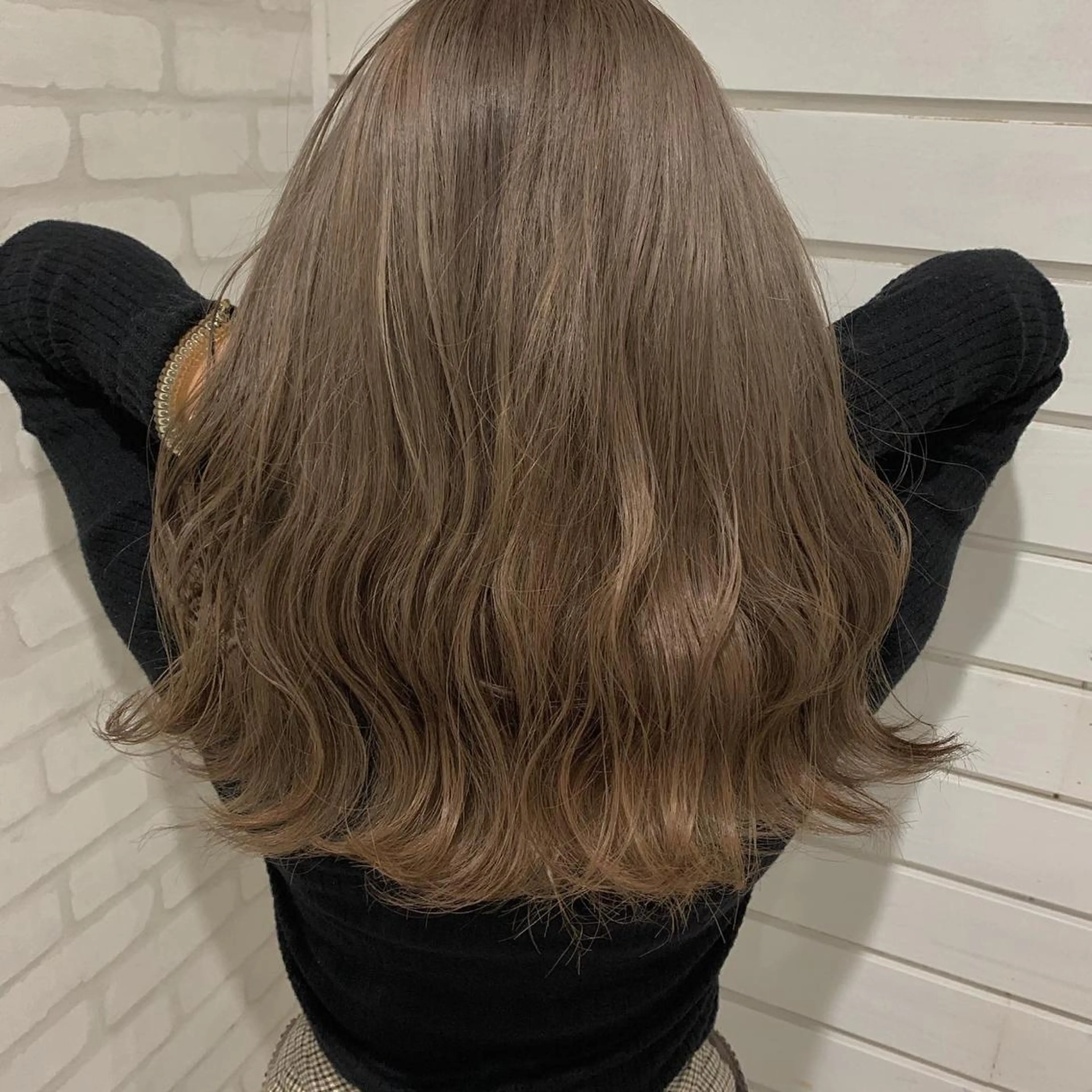 ロング NENE🌿ブリーチ 無しダブルカラーのヘアスタイル