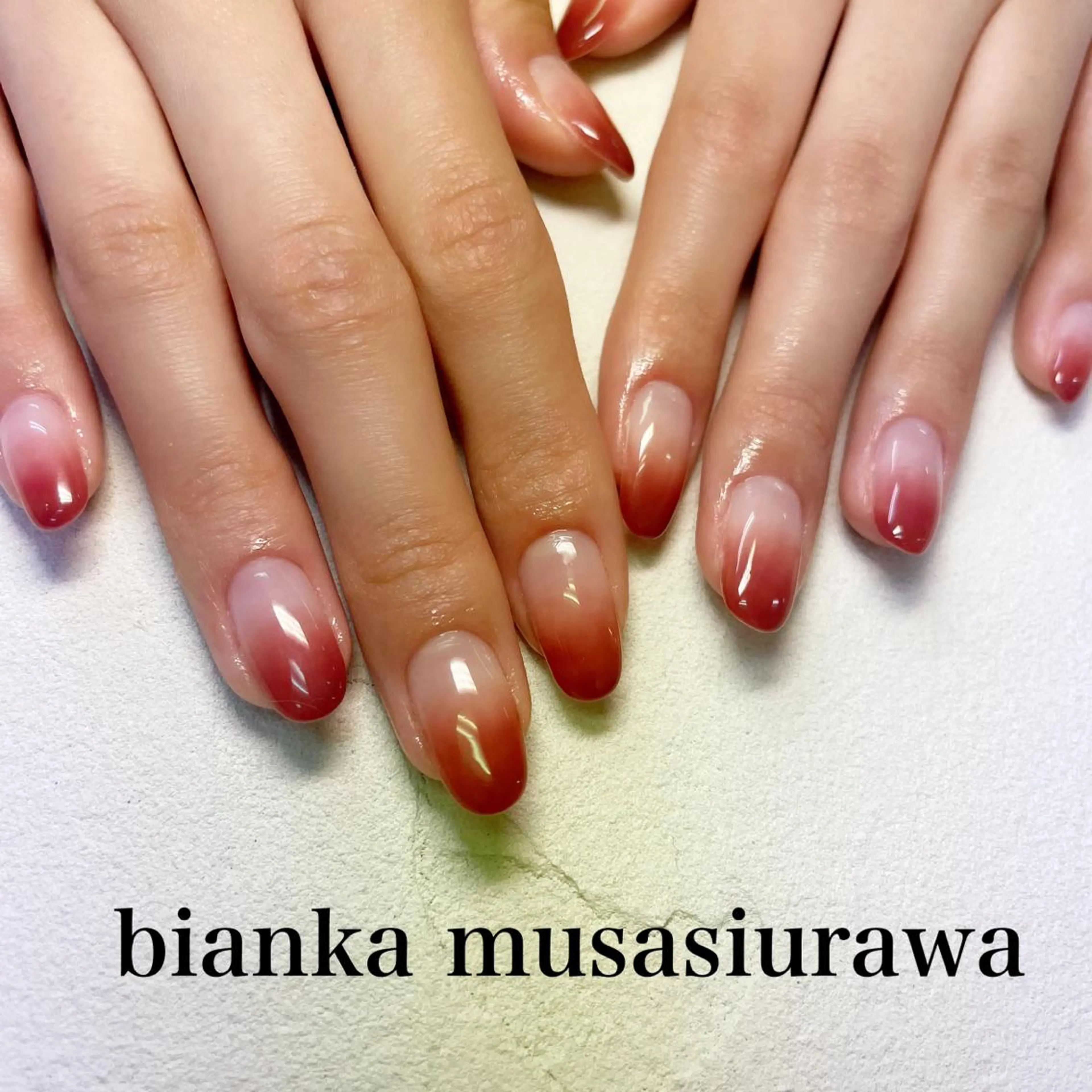 ネイル ブラウン グラデーション 赤色 Bianca🎀 ONODERAのネイルデザイン