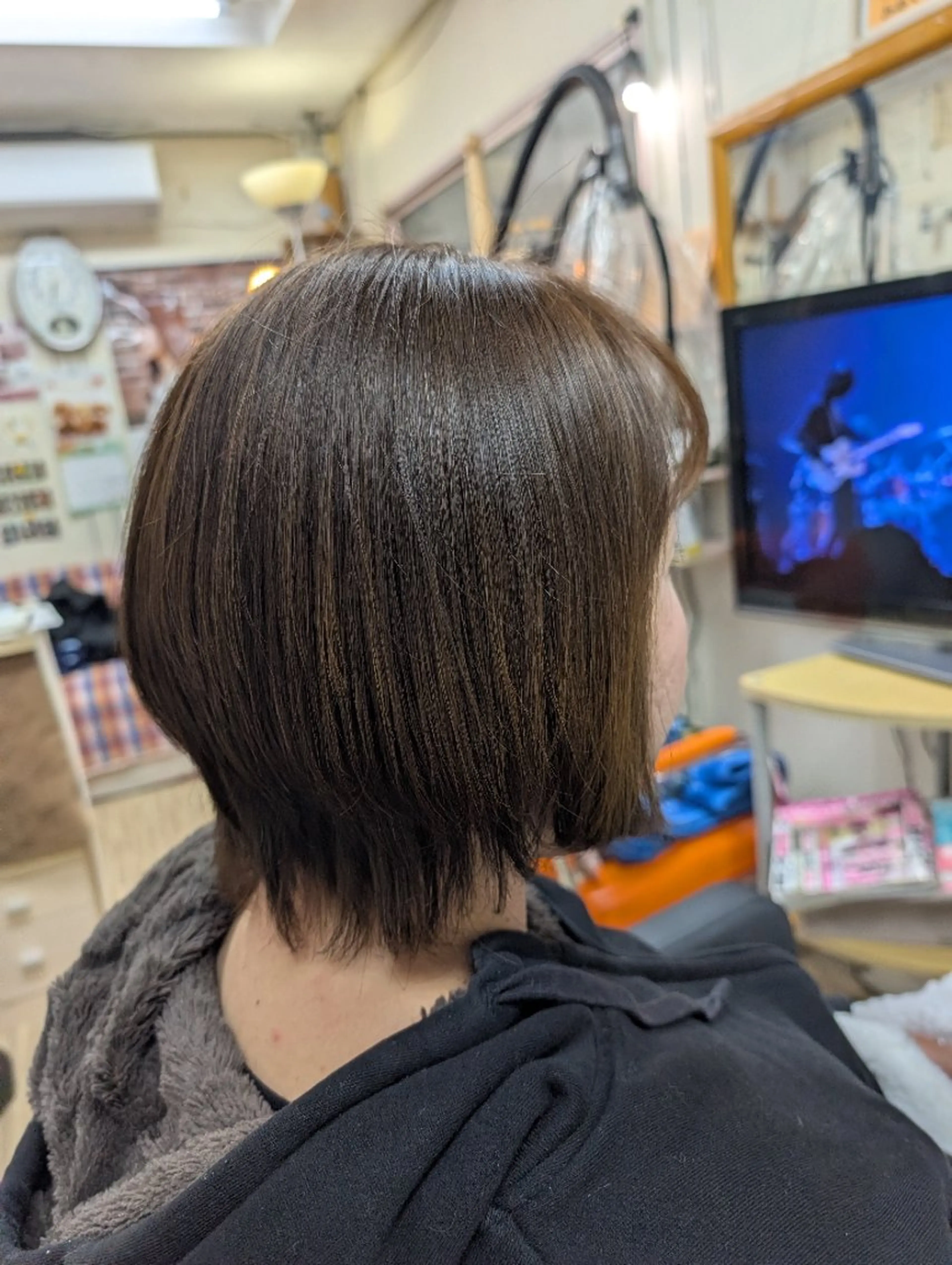 ミディアム カラー 前川 奈緒美のヘアスタイル