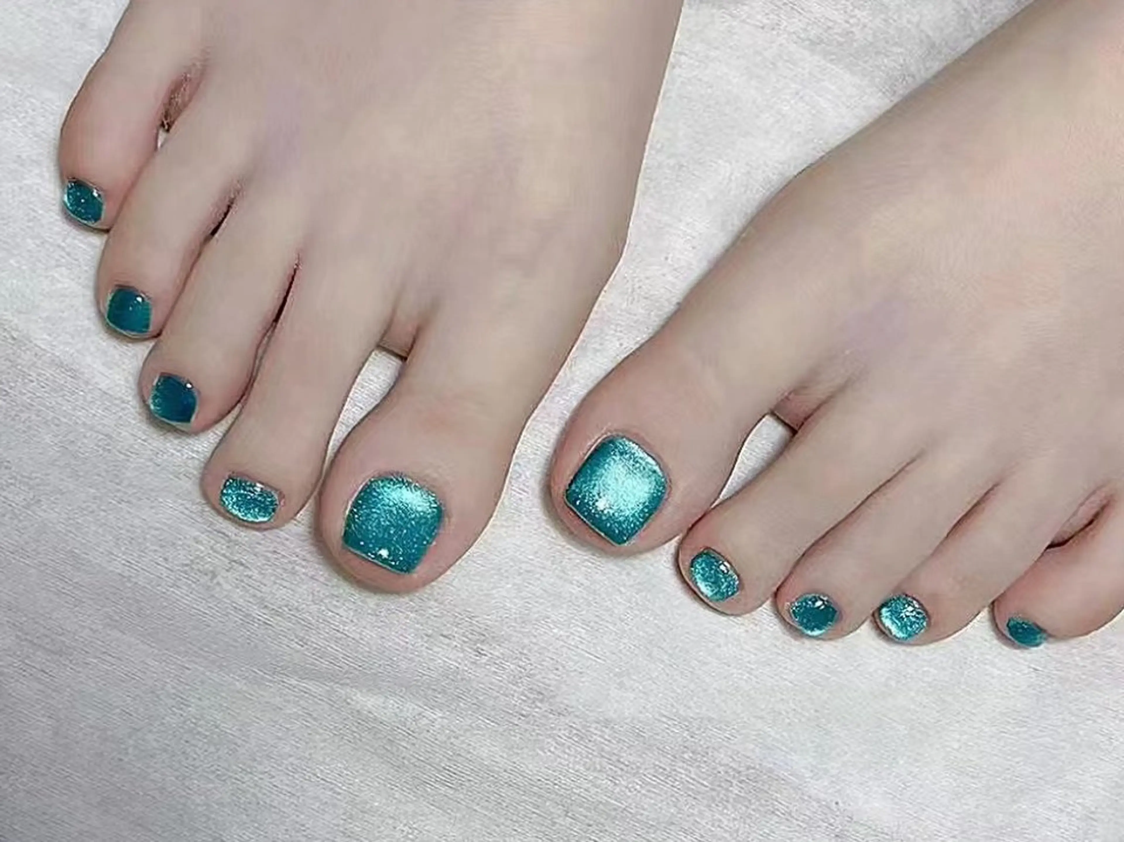 ネイル ブルー フットネイル キラキラネイル マグネットネイル 夏ネイル フットネイル Venus nail チップ長さだし専門店のネイルデザイン