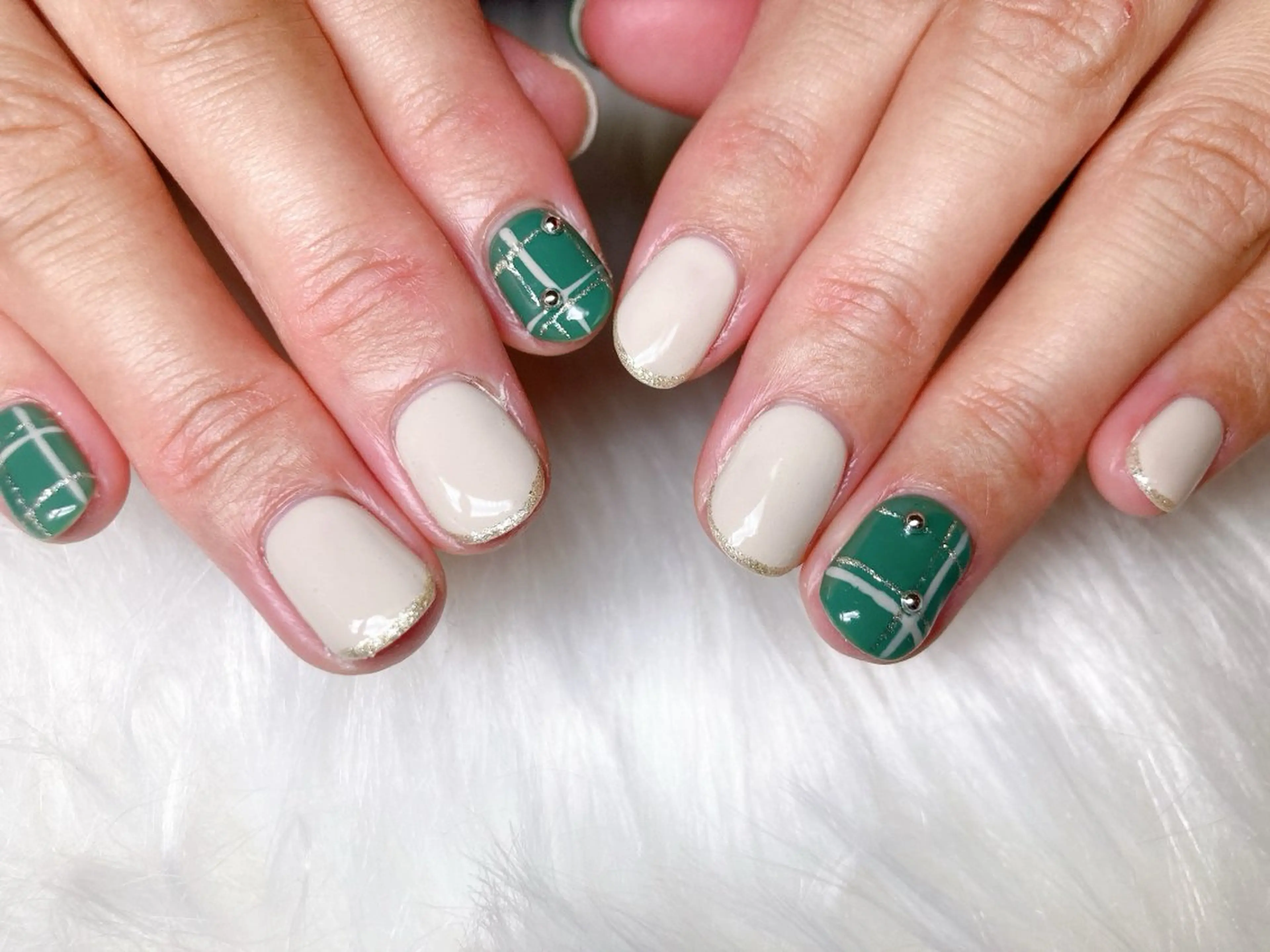 ネイル ECLAT エクラ所属・寺山 千鶴のネイルデザイン