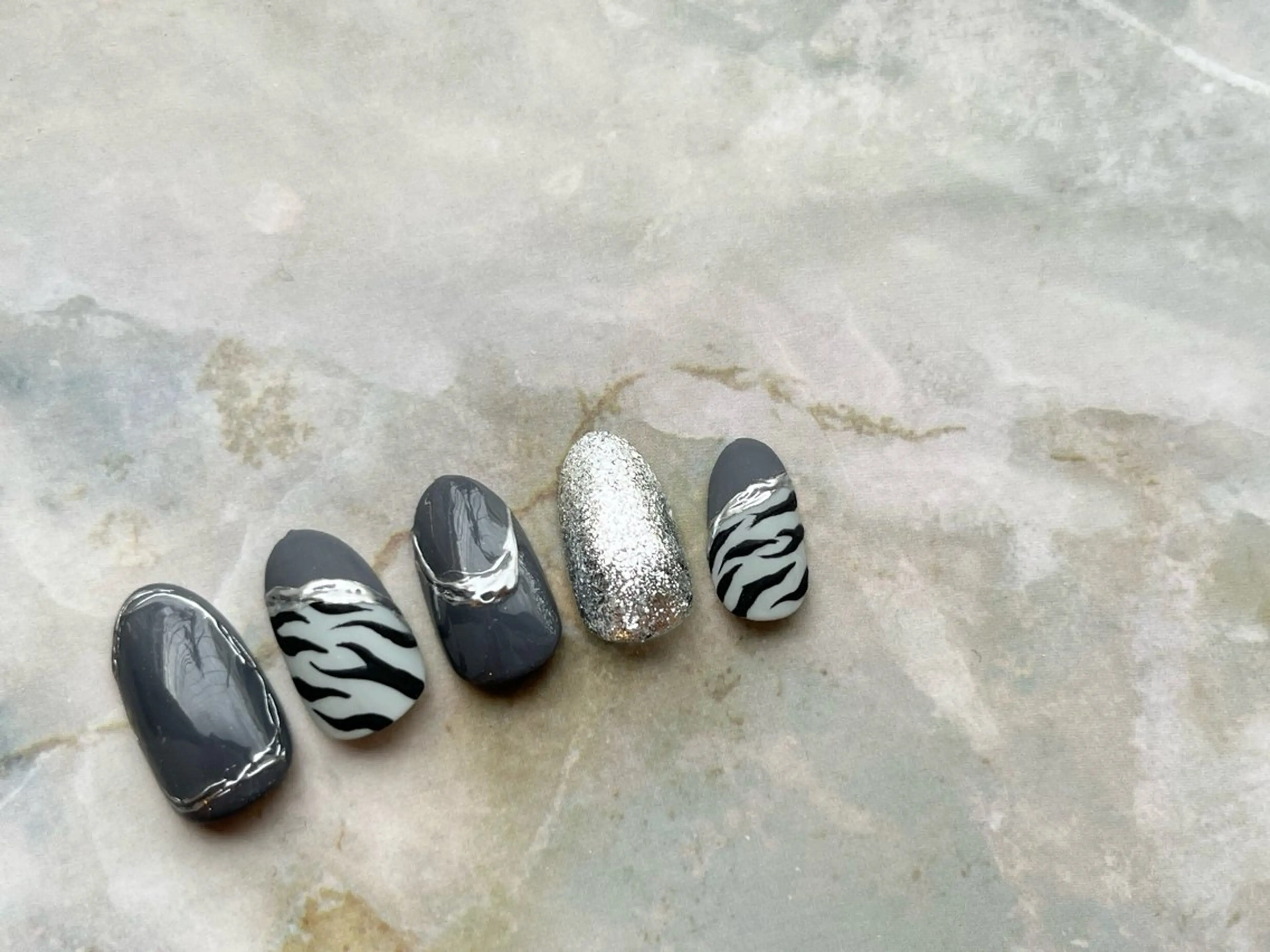 ネイル Trusty新小岩 杉山のネイルデザイン