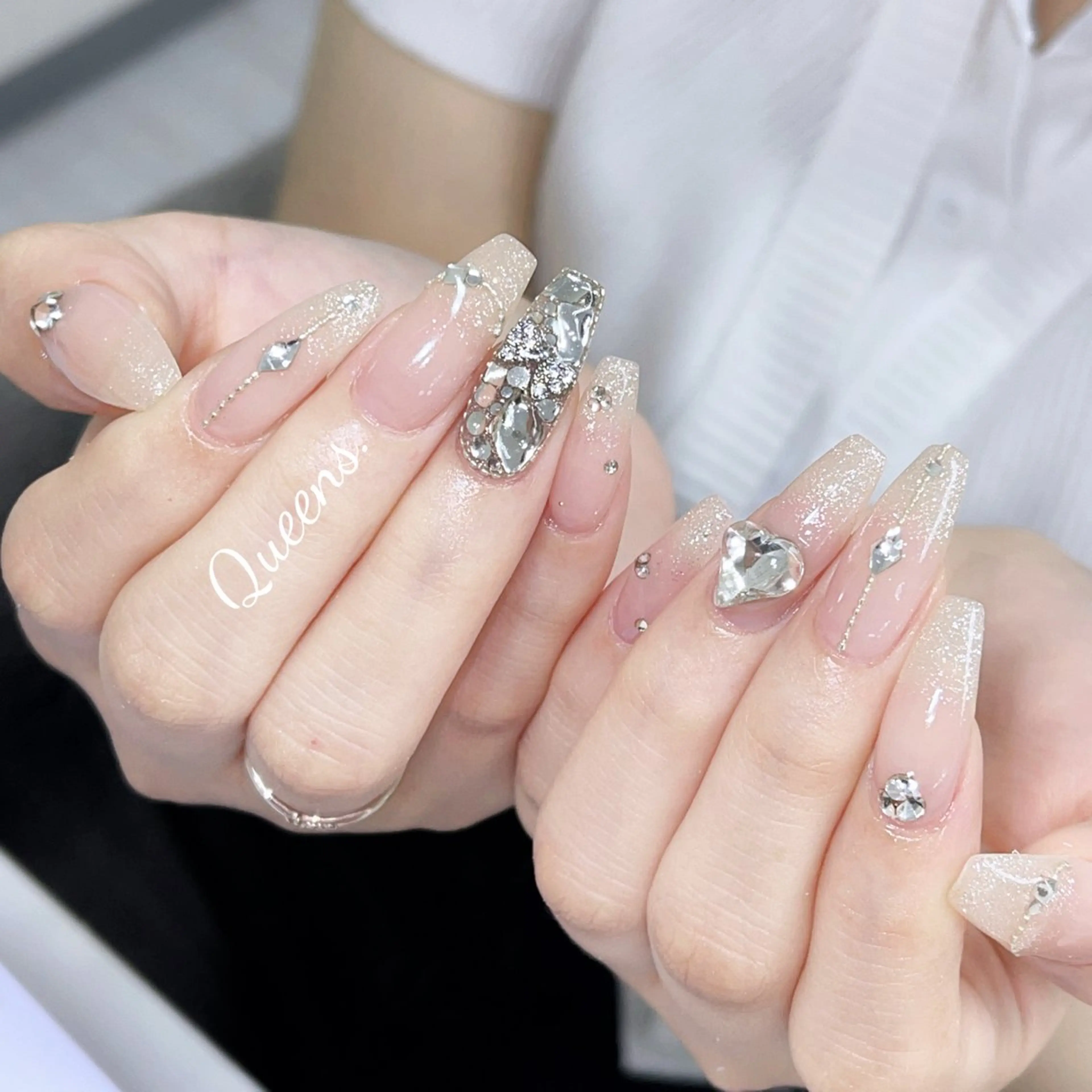 ネイル ハンドネイル Queens ciciのネイルデザイン