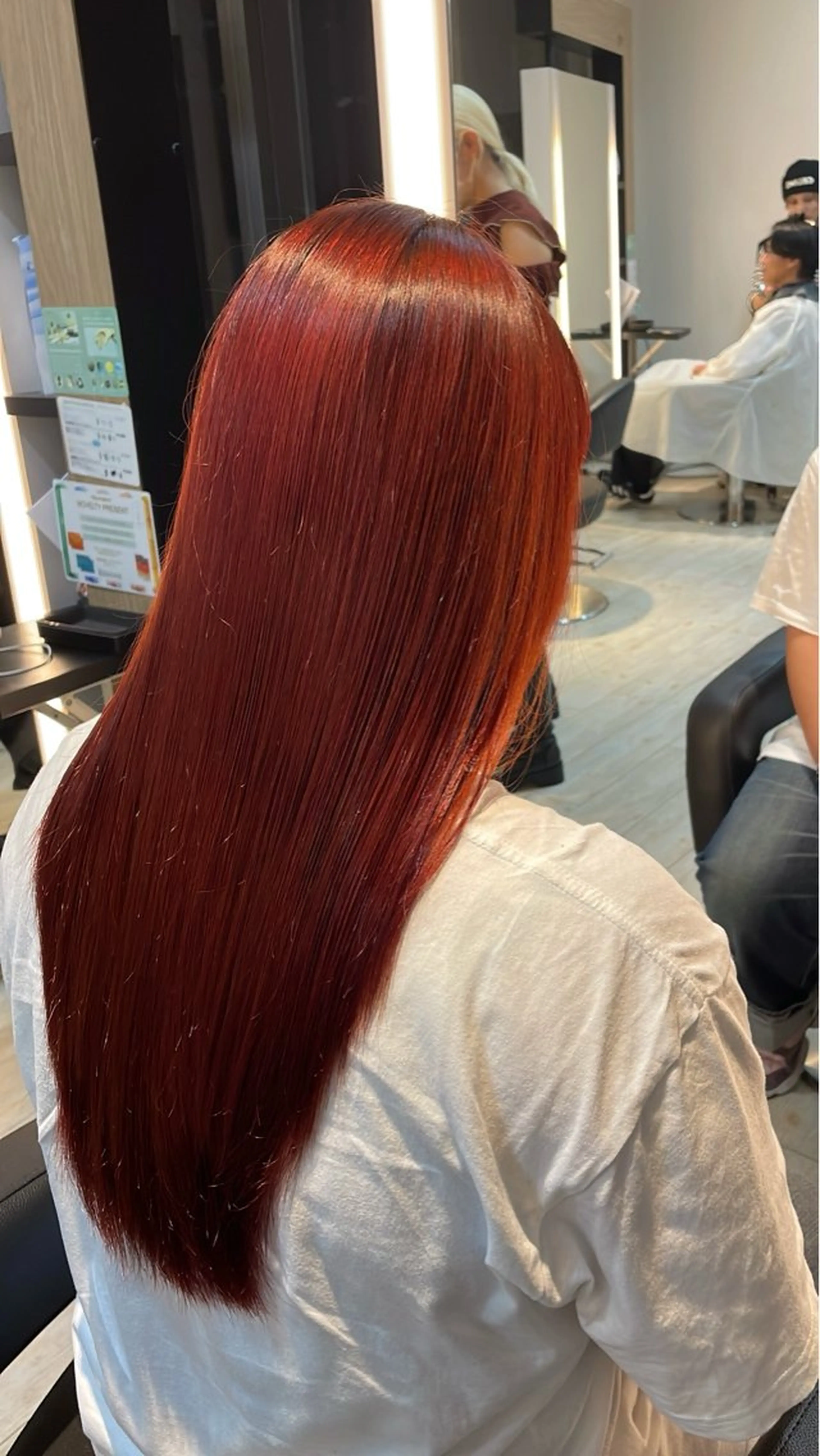 ロング カラー オレンジ ブリーチ/髪質改善/ ハイトーン/暖色のヘアスタイル