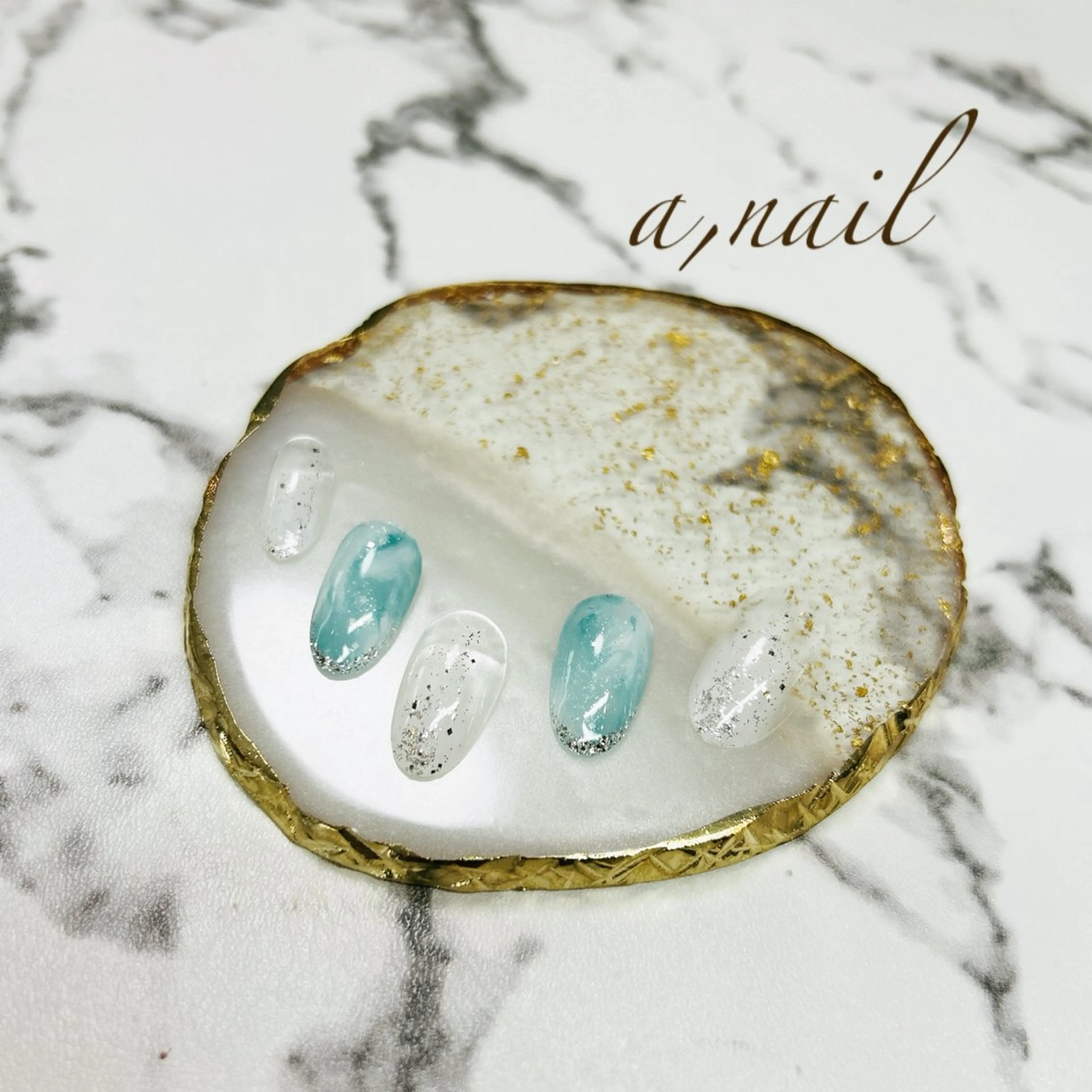 ネイル フレンチネイル グラデーション キラキラネイル ラメ(グリッター) ラメグラデーション ハンドネイル ネイルサロン エーネイルのネイルデザイン