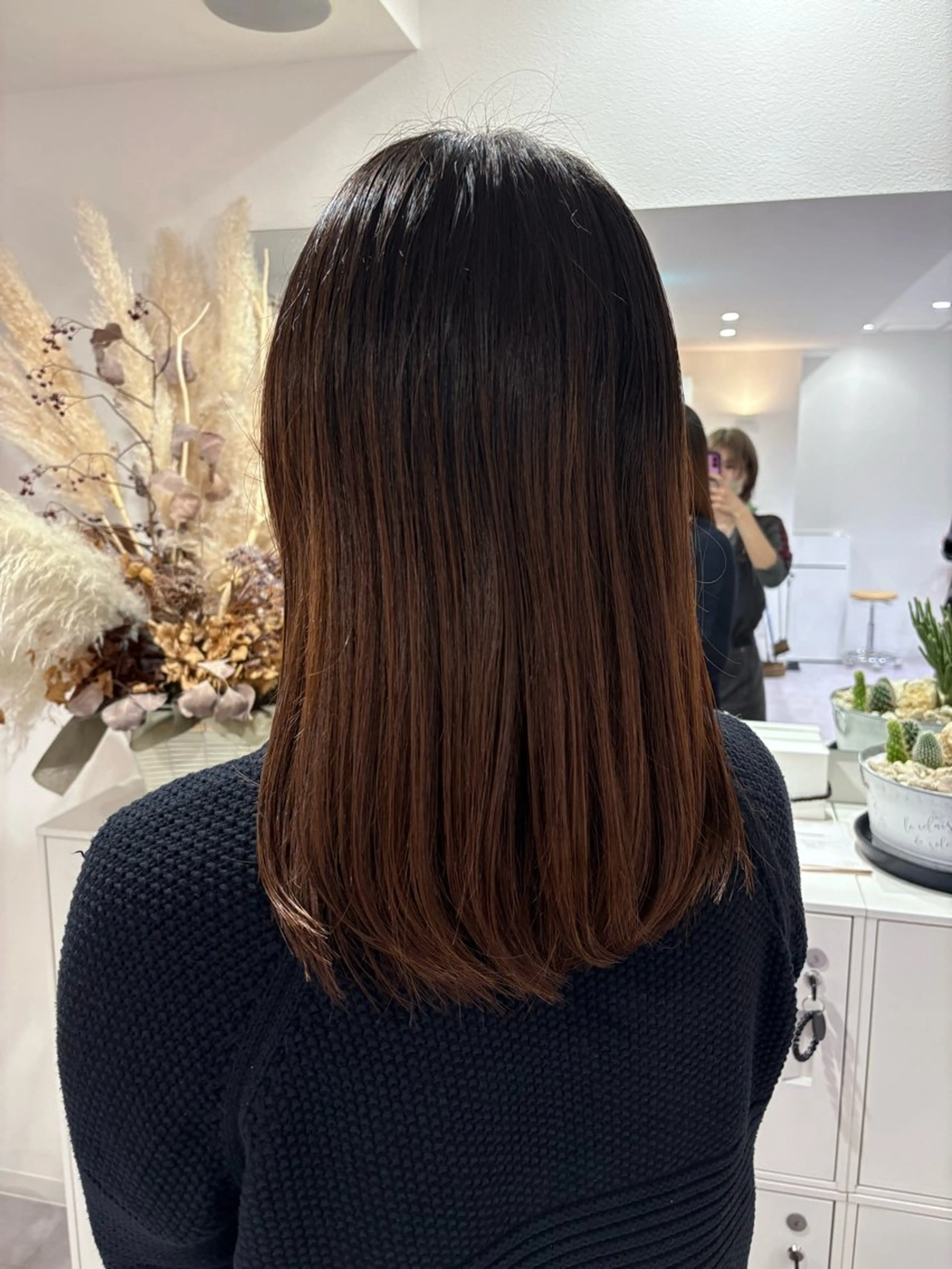 ミディアム 小泉 萌詠のヘアスタイル