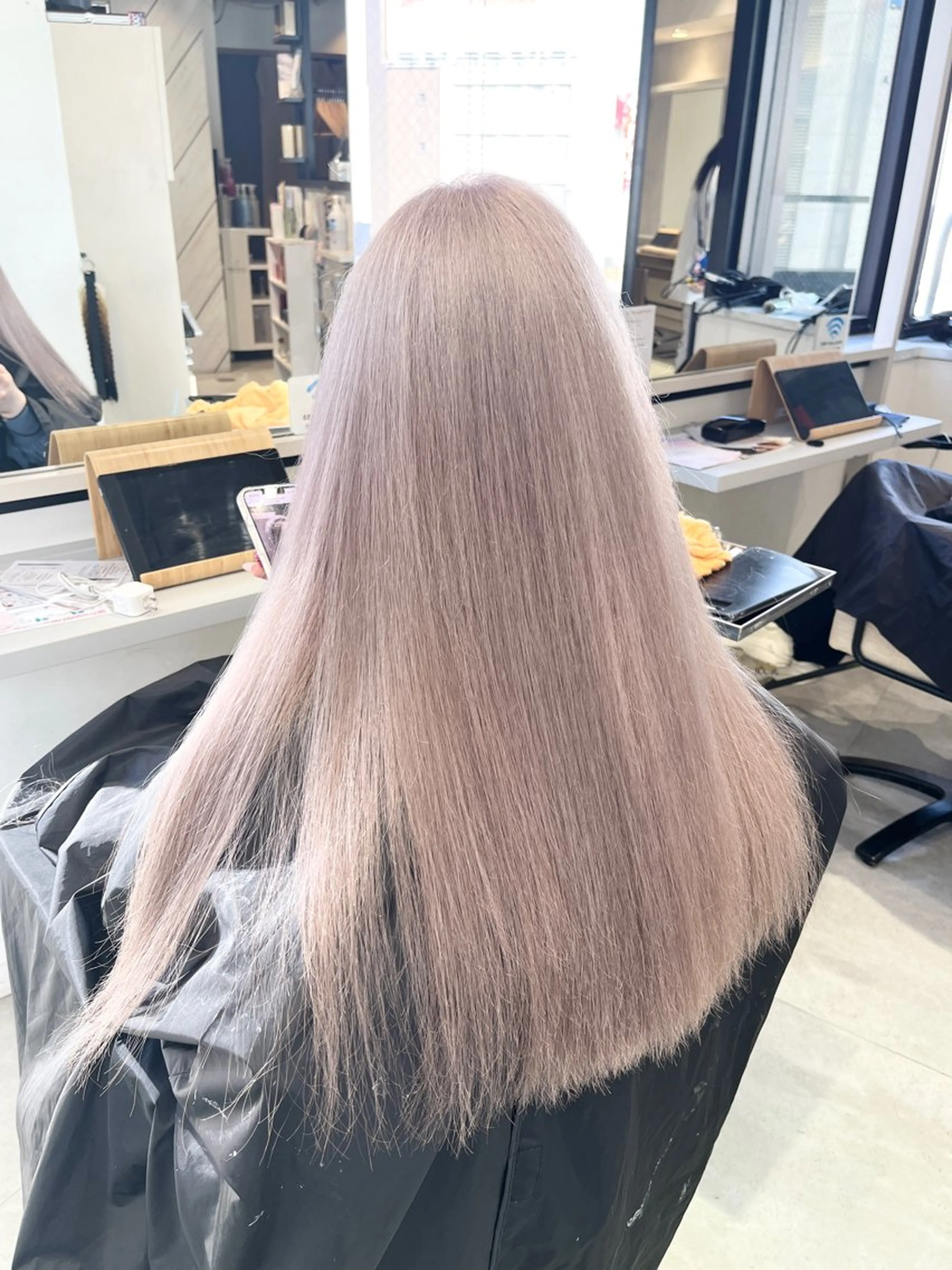 ロング kanta 梅田 韓国ハイトーンのヘアスタイル