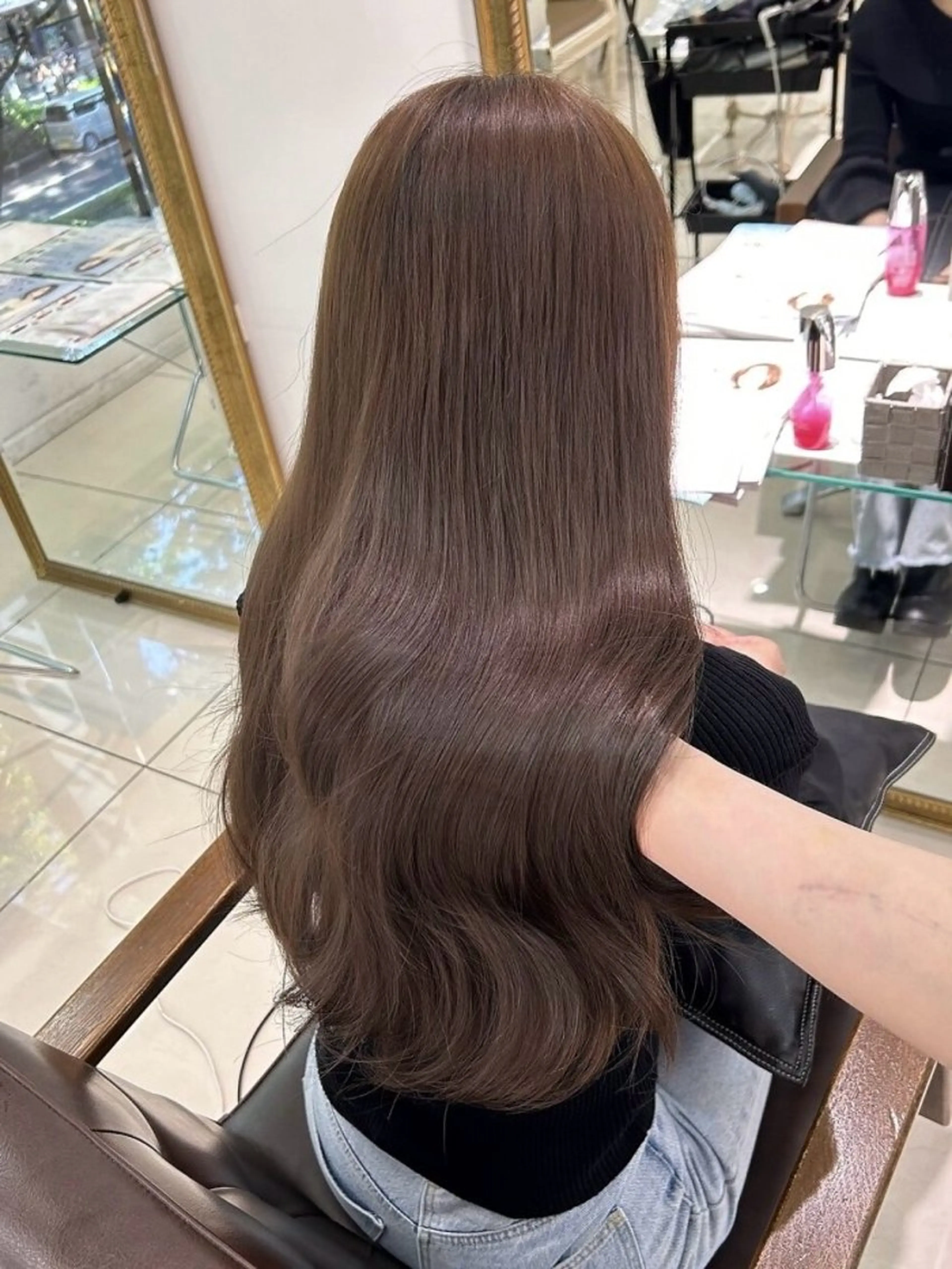 ロング 𝒔𝒂𝒚𝒂🫧 赤みレス透け感カラーのヘアスタイル