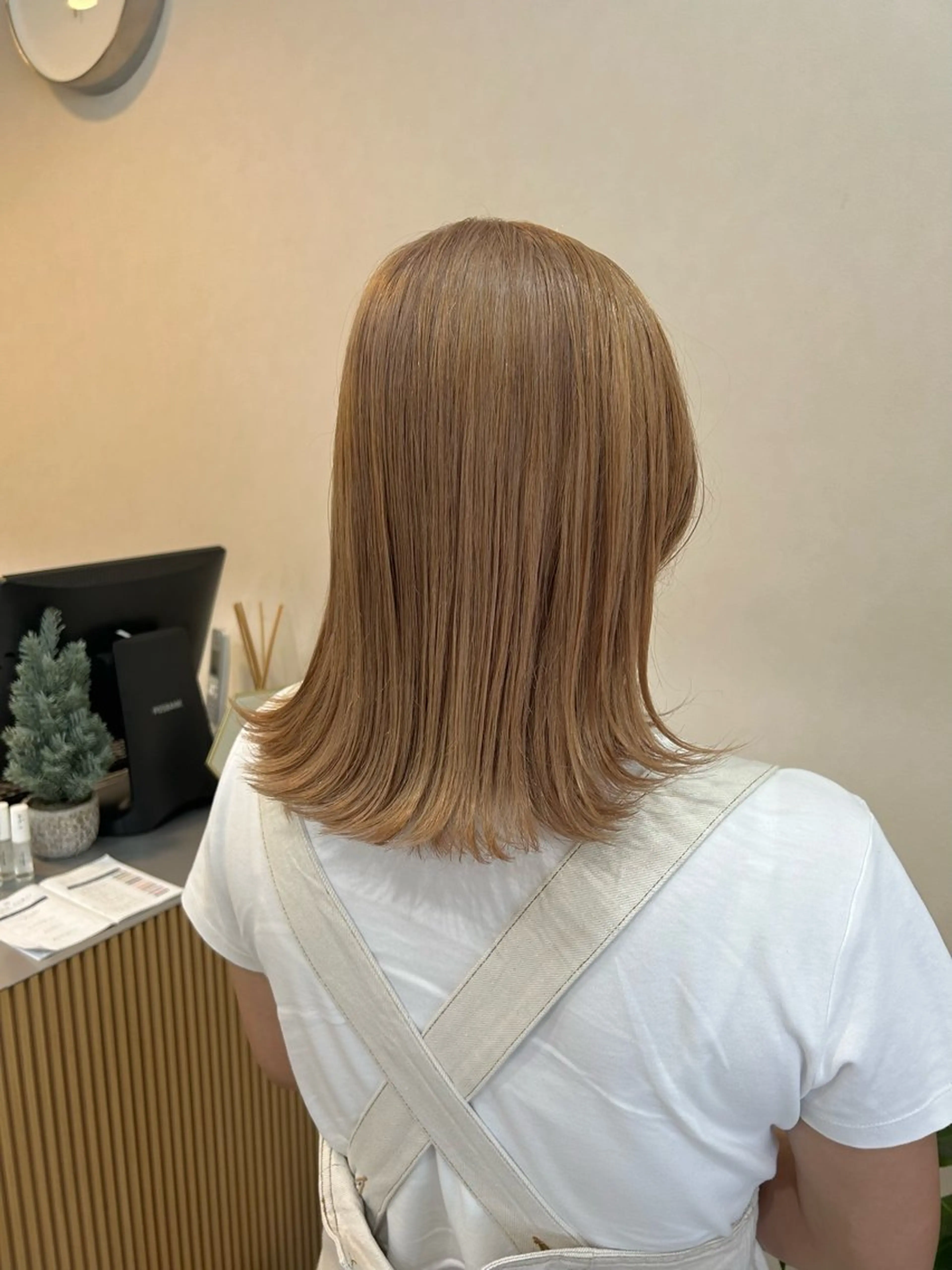 セミロング カラー ベージュカラー ブリーチ カット ヘアカラー トリートメント ボブ/透明感カラー 🧸YUI❤️のヘアスタイル