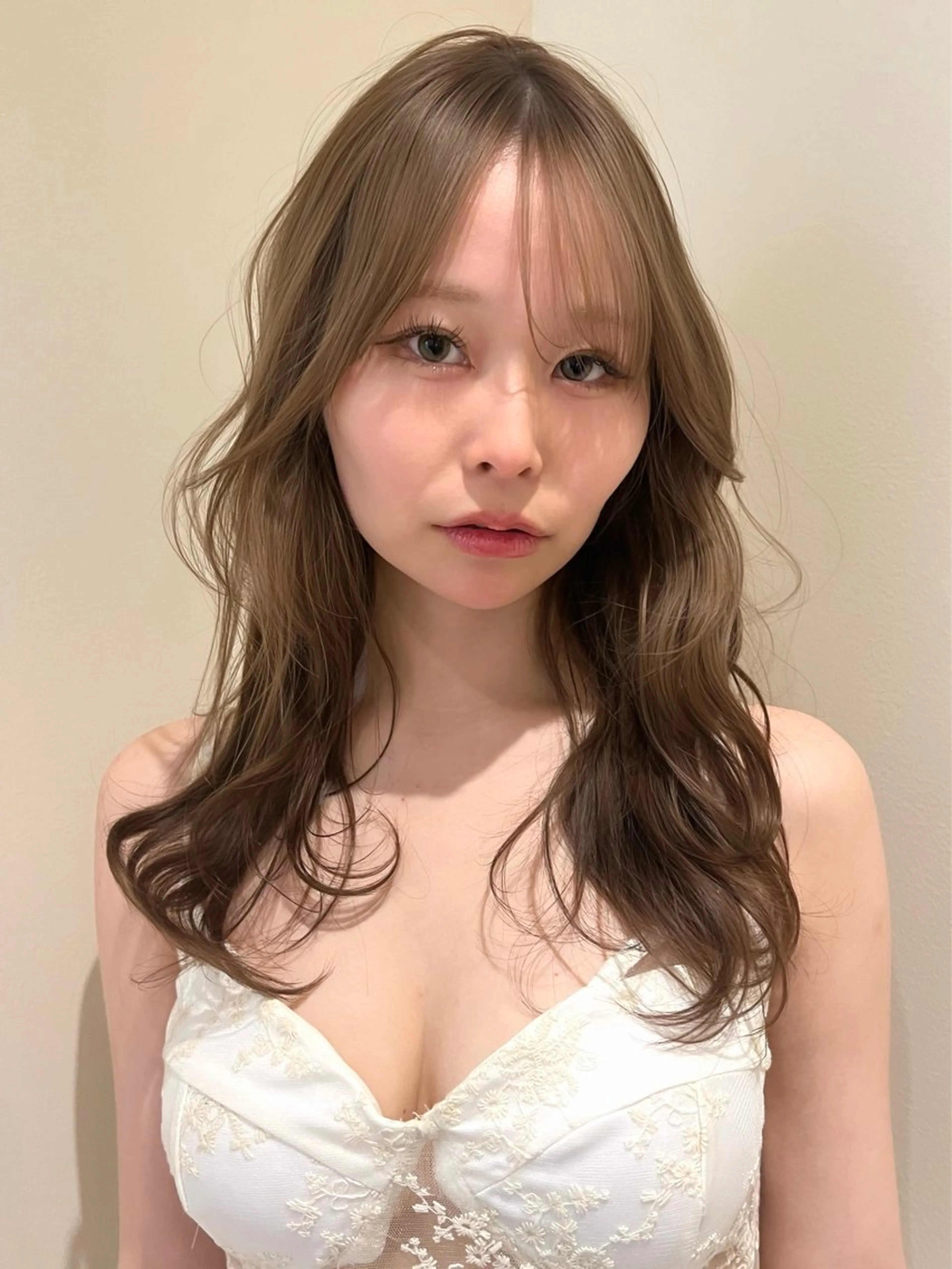 ロング カラー カット ヘアカラー トリートメント 抜きっぱなしブロンド /ハイトーン/カナタのヘアスタイル
