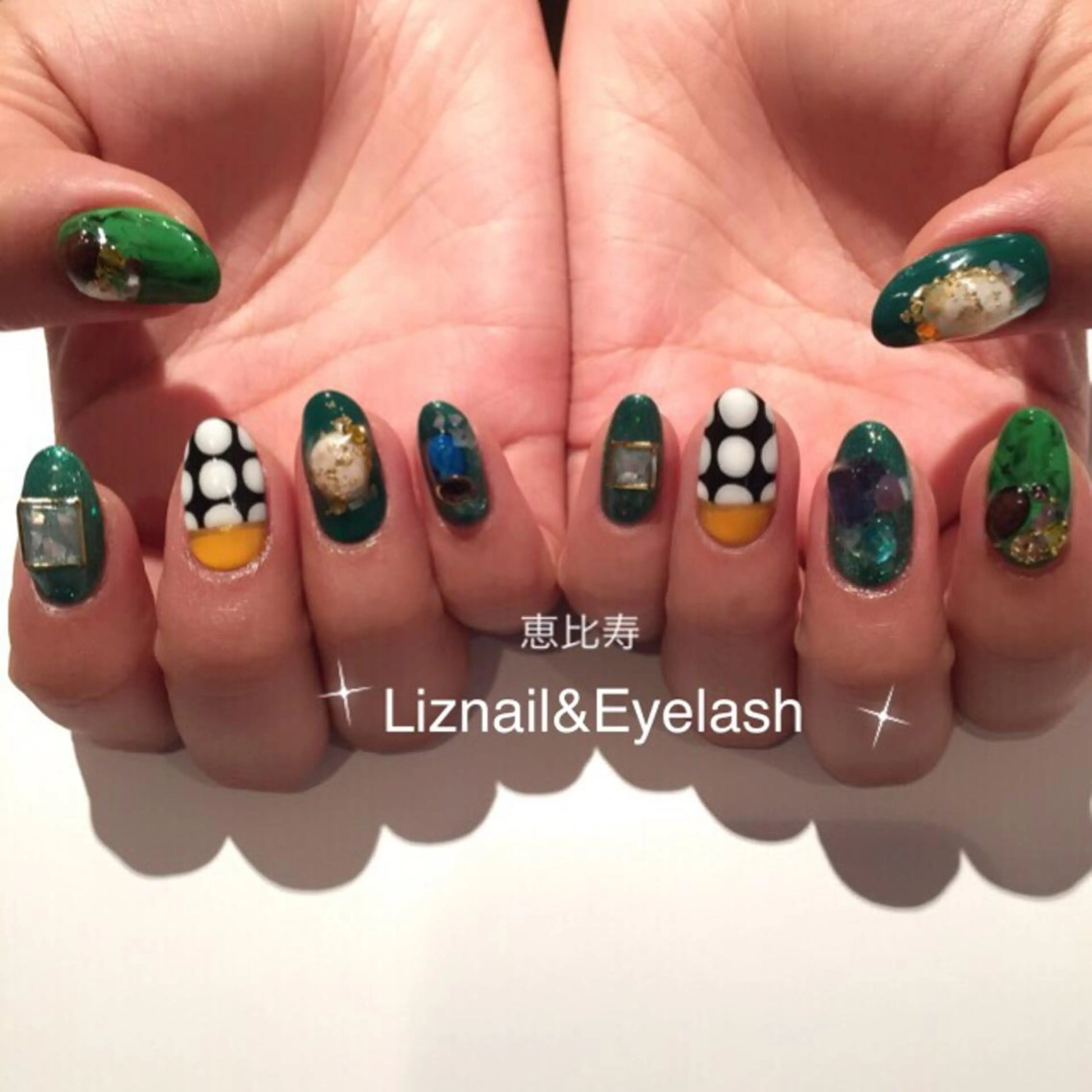 ネイル 成人式 Rawr / saoriのネイルデザイン