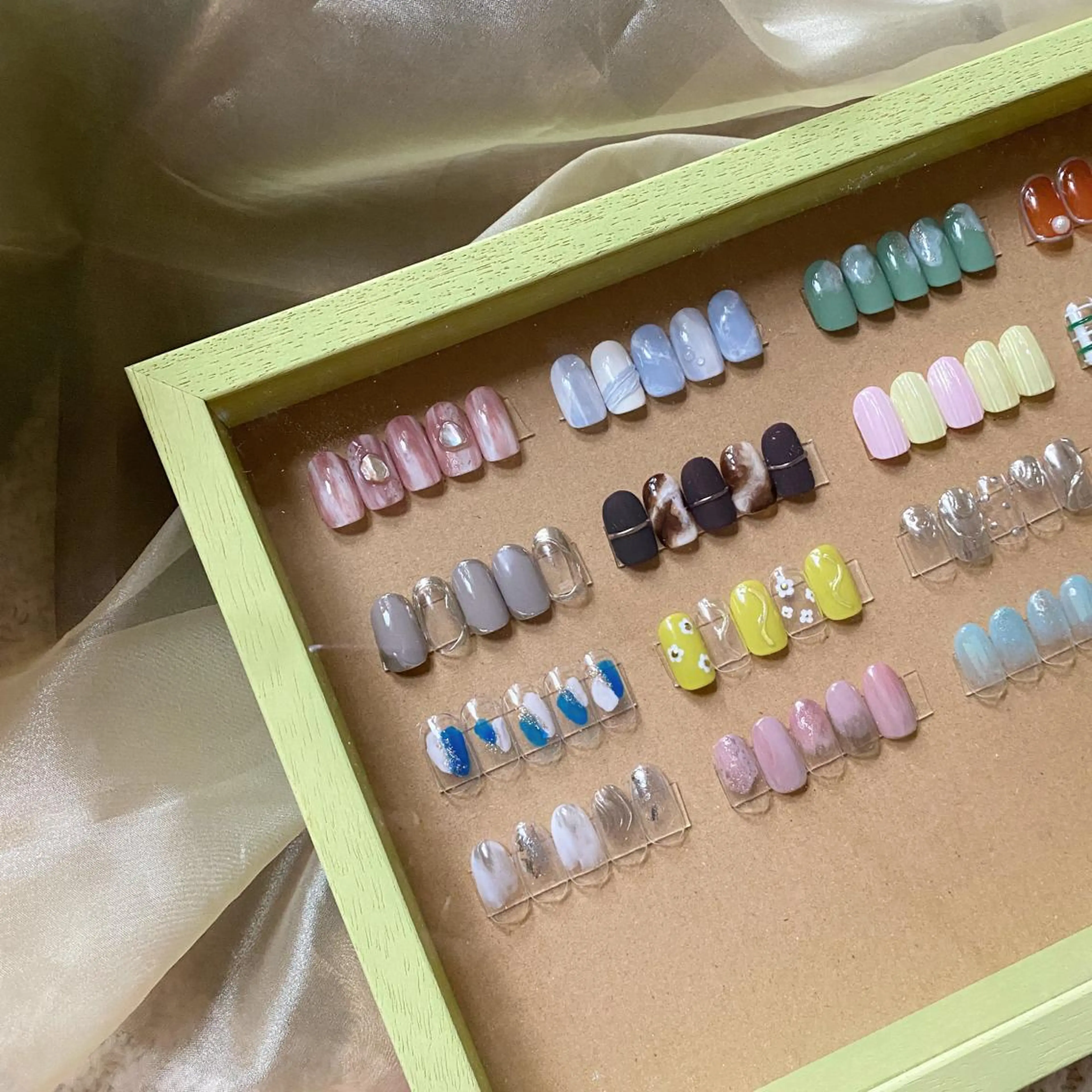 ネイル シンプルネイル nailist SAYAのネイルデザイン