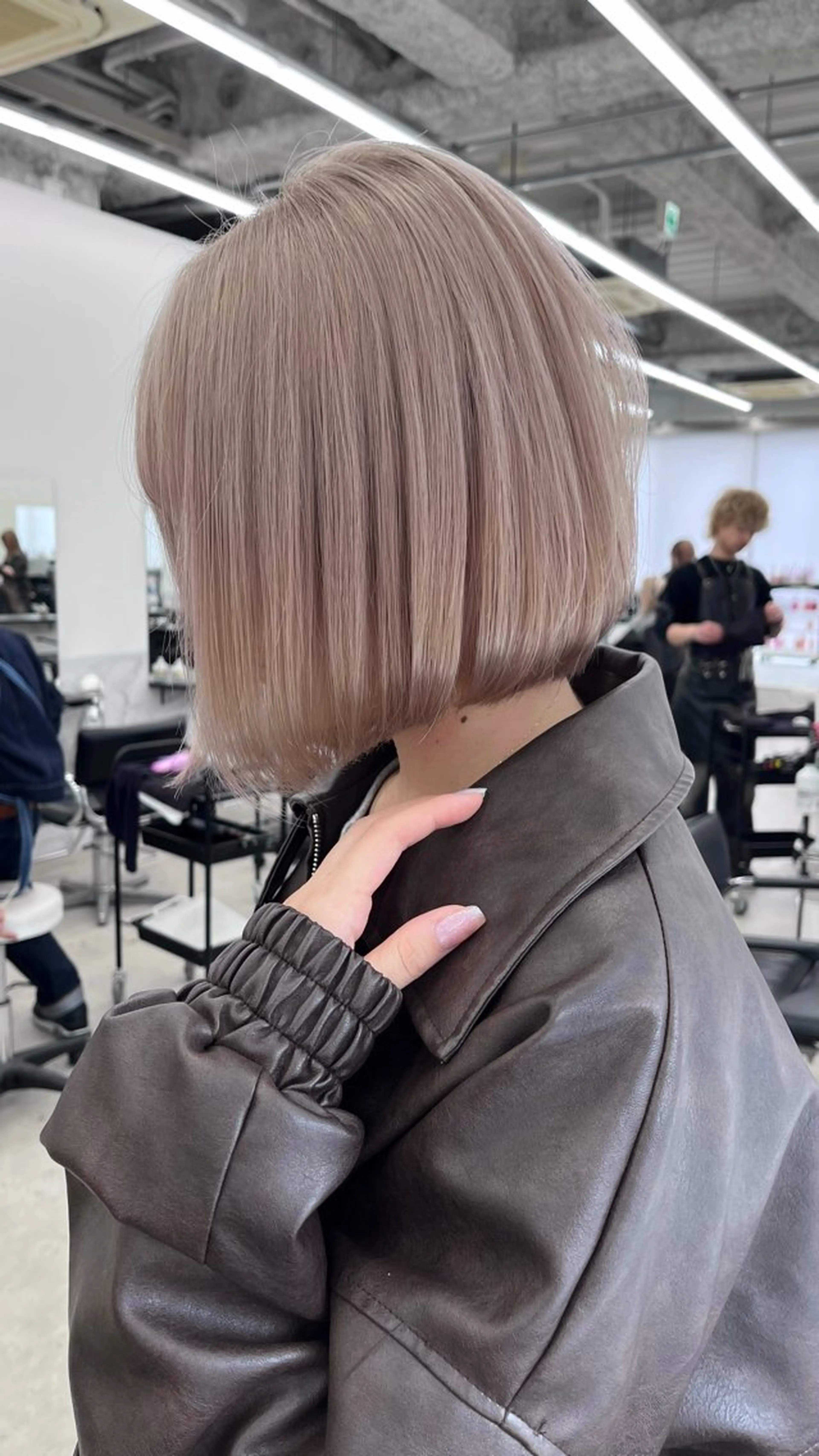 ショート カラー ブリーチ 透明感カラー ハイトーンカラー ヘアカラー ブリーチ/ハイトーン 名古屋栄 リカのヘアスタイル