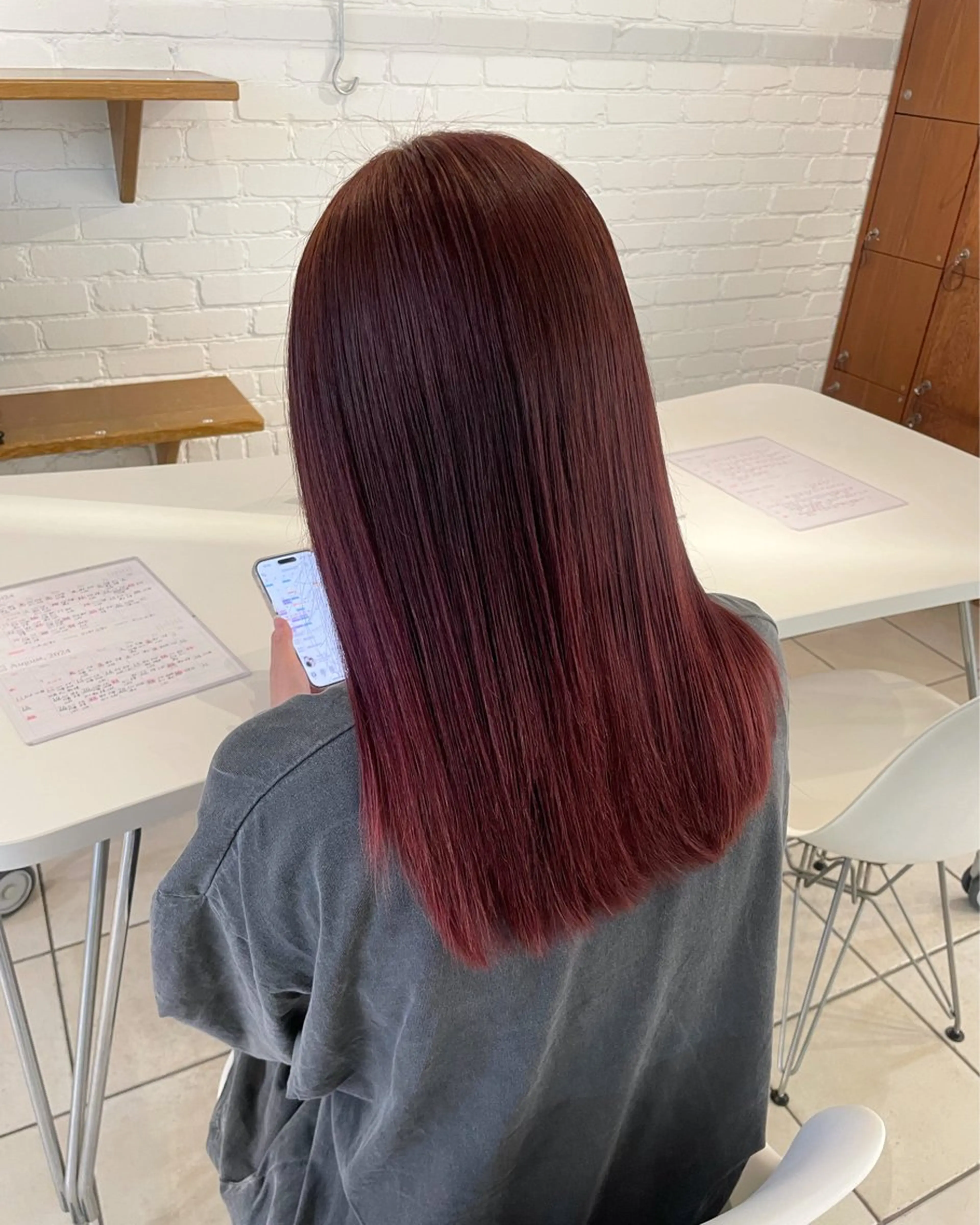 セミロング カラー ブリーチ ダブルカラー ブリーチなしカラー レッドカラー カット ヘアカラー トリートメント 🌟デザインカラー 🌟コノミ🌟のヘアスタイル