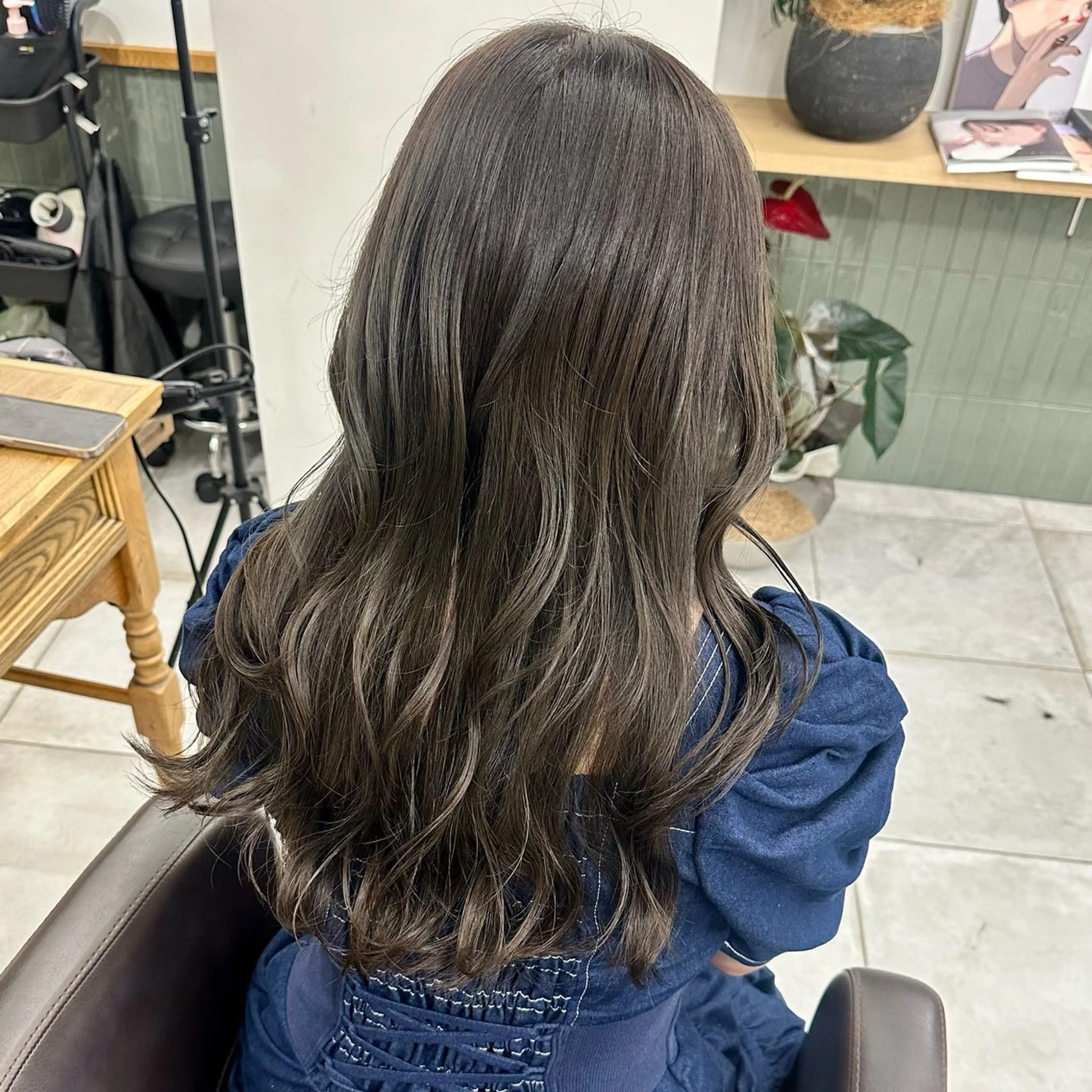 セミロング カラー カット ヘアカラー トリートメント ブリーチなし/レイヤ ー特化🌈Tommyのヘアスタイル