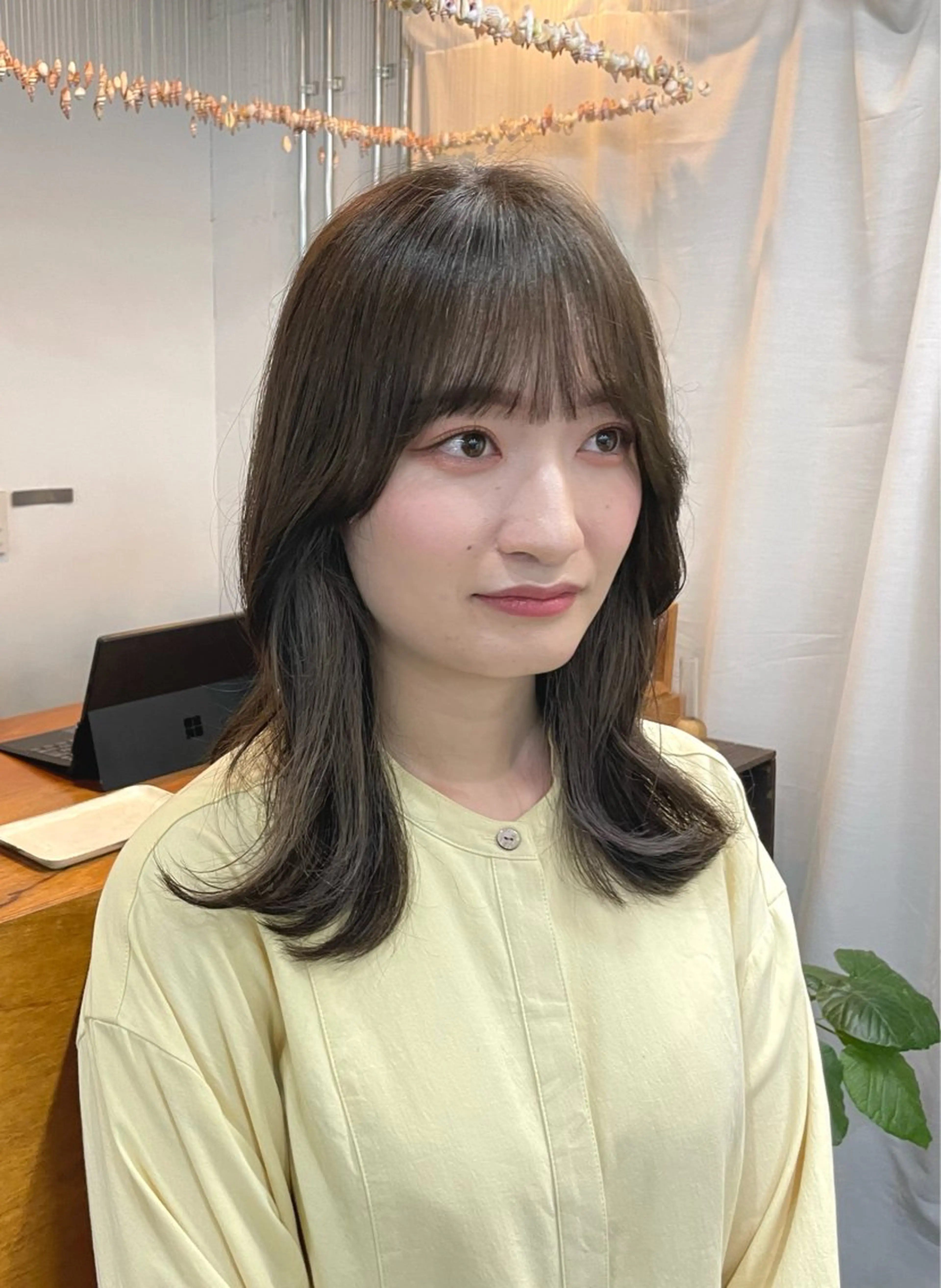 ミディアム カラー 顔周りカット 奥村 紘のヘアスタイル