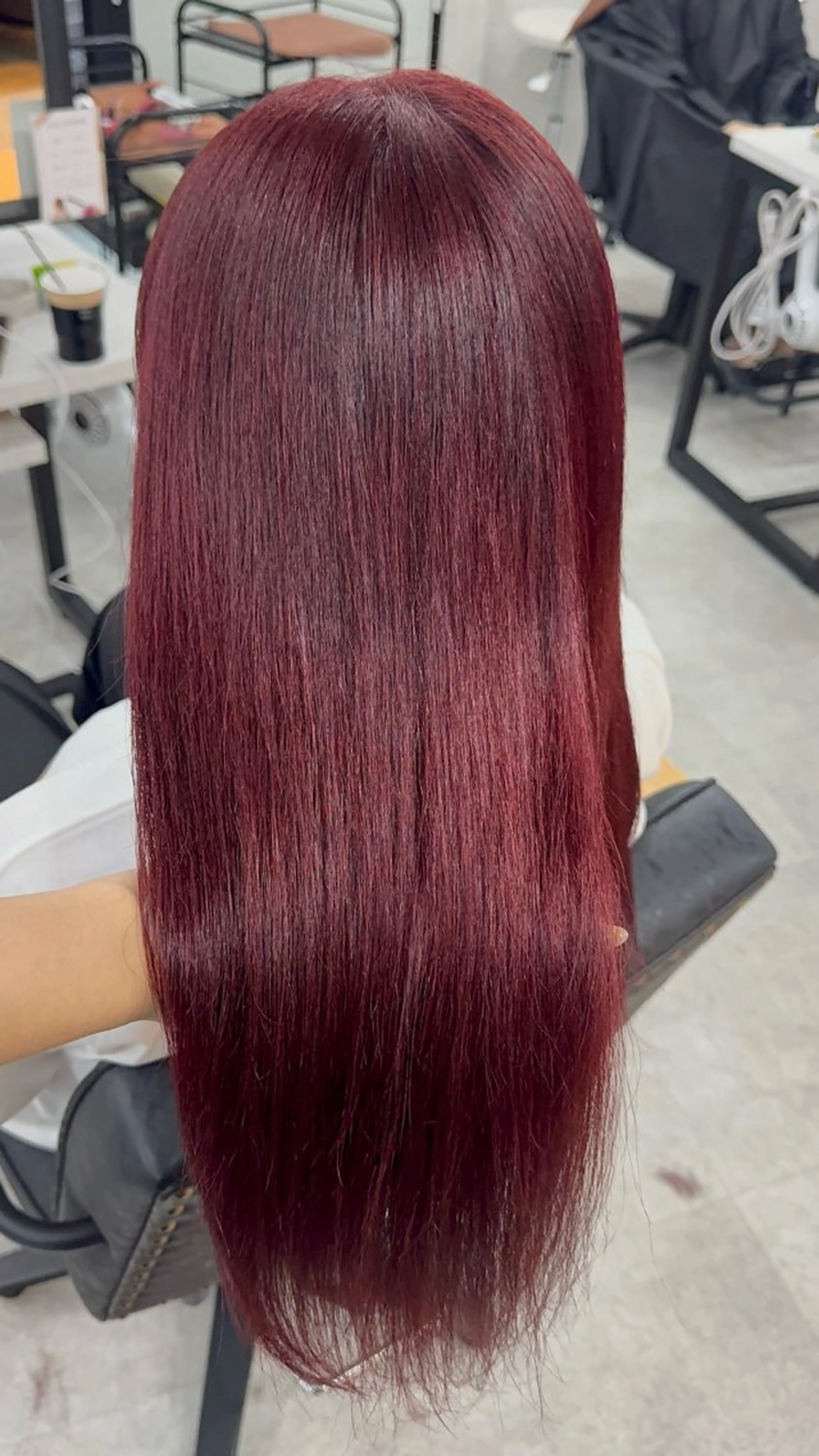 ロング カラー アッシュ アッシュブラウン ベージュカラー 黒髪 ブリーチ カット ヘアカラー トリートメント 赤み無し柔らかカラー 【梅田】madokaのヘアスタイル