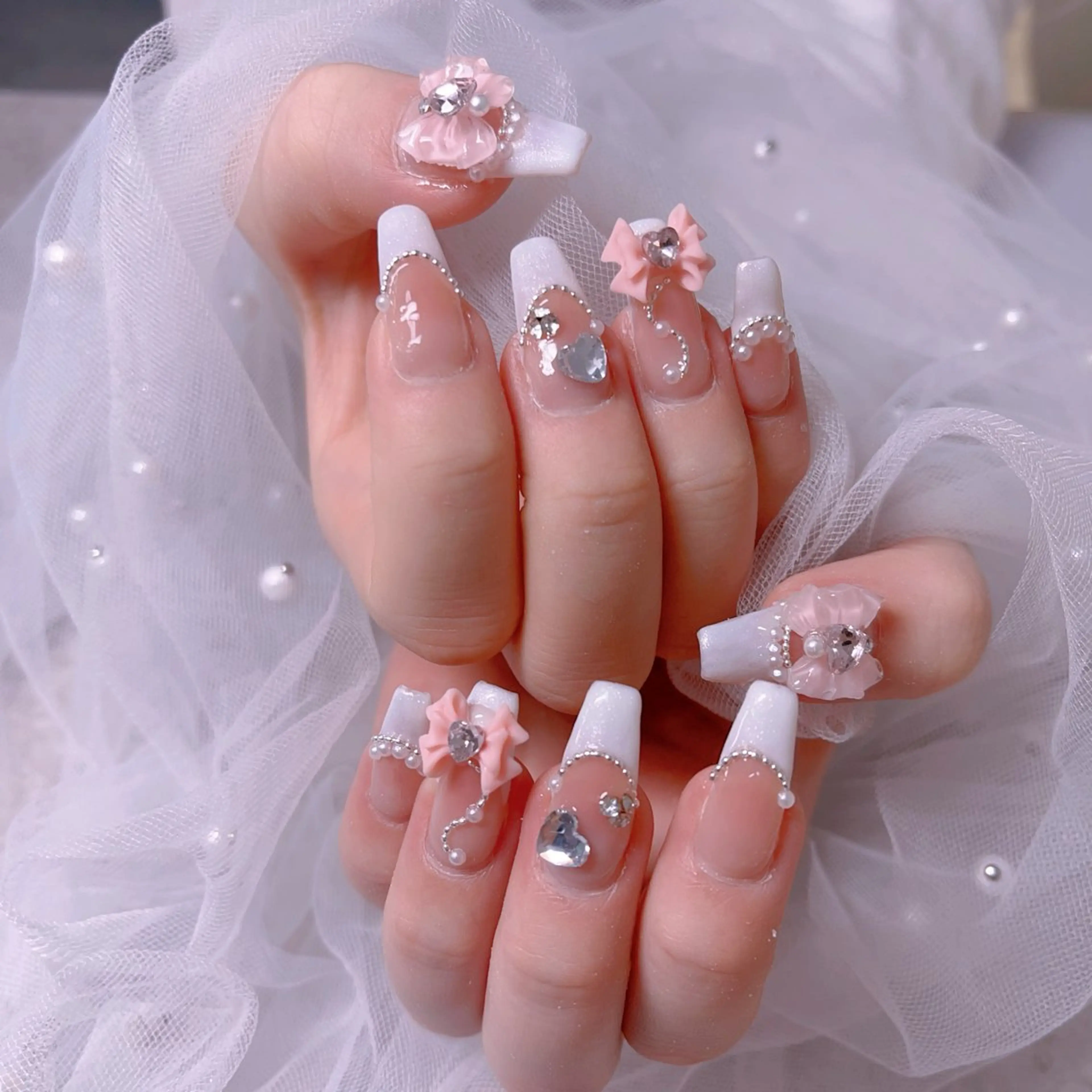 メンズ ネイル アートネイル フレンチネイル ジェルネイル キラキラネイル パラジェル ハンドネイル Bloom スカルプ専門店のネイルデザイン