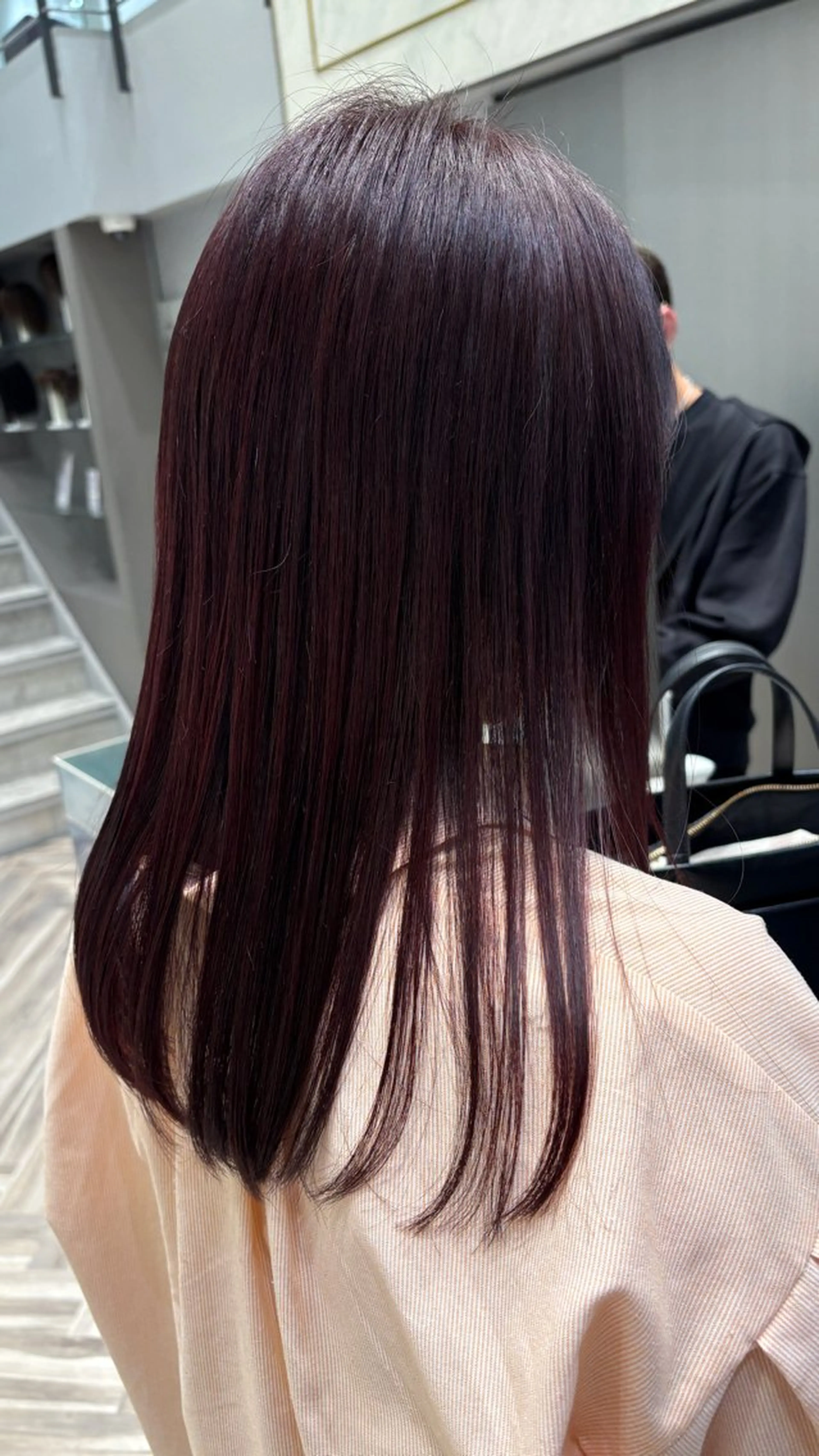 ロング 李 文のヘアスタイル