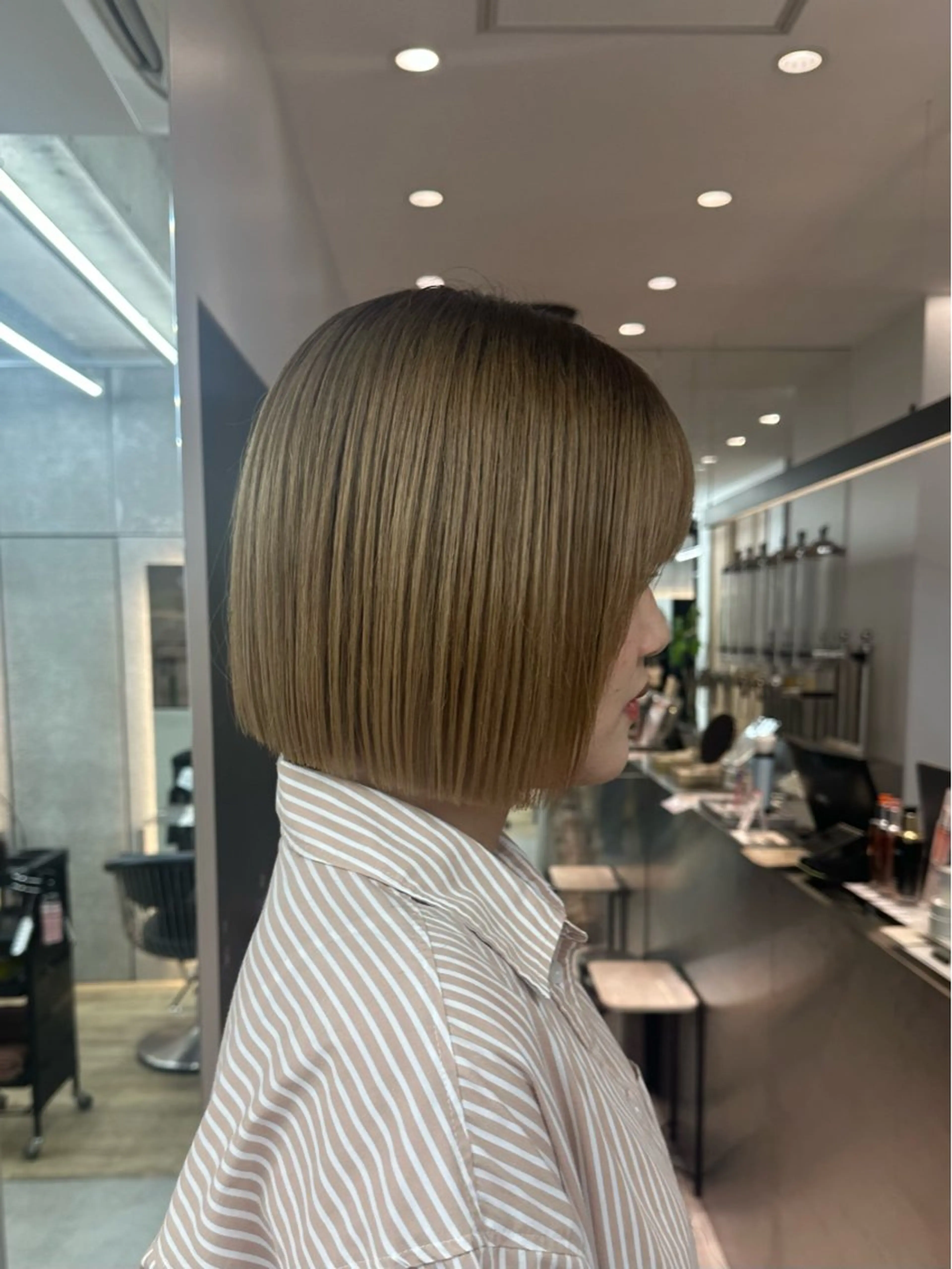 ショート カラー ブリーチ ボブ カット ヘアカラー トリートメント 巻ける縮毛矯正✨ ボブ/ショートともきのヘアスタイル