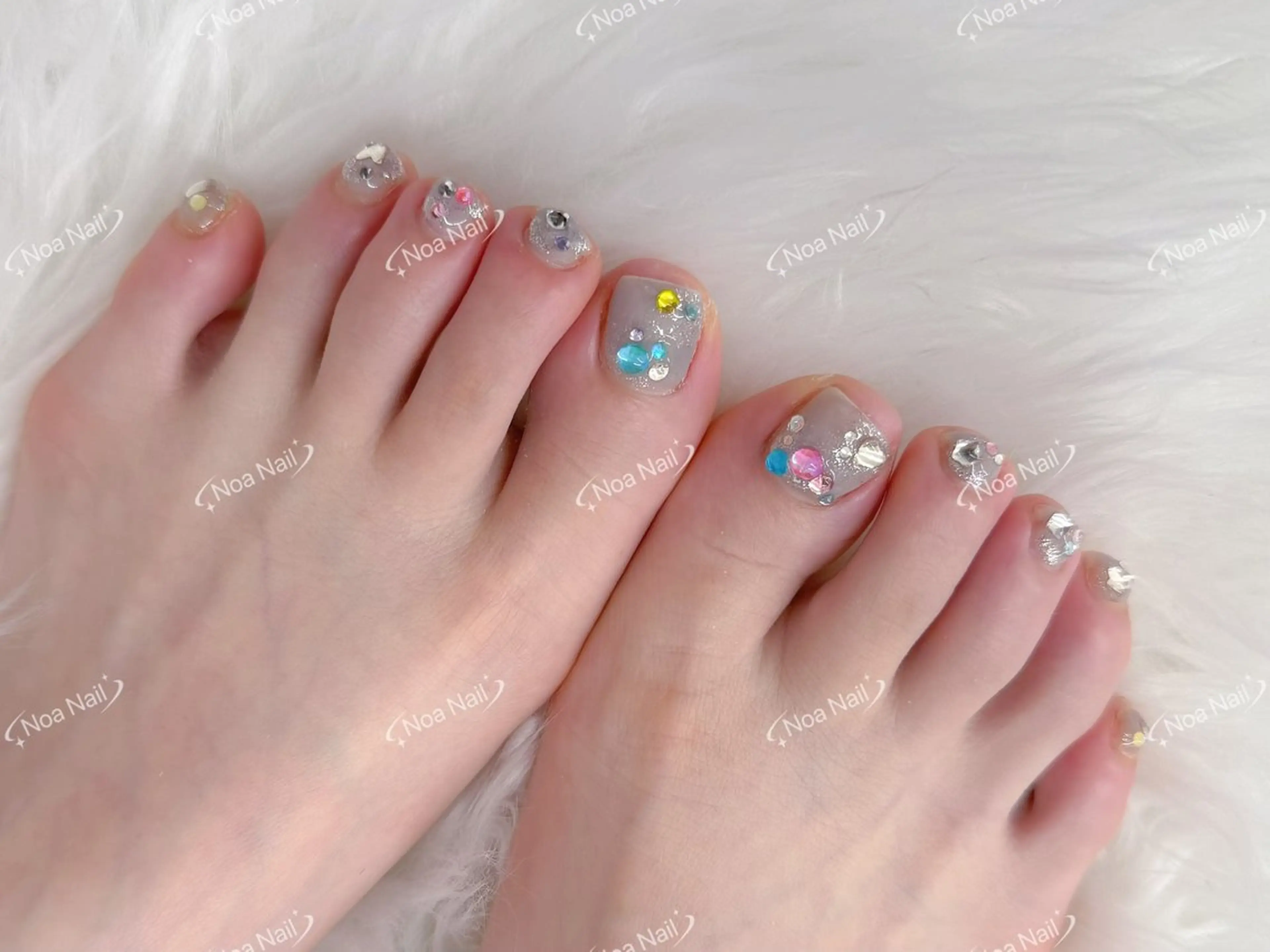 ネイル フレンチネイル グラデーション 韓国ネイル マグネットネイル 持ち込み フットネイル Noa Nailのネイルデザイン