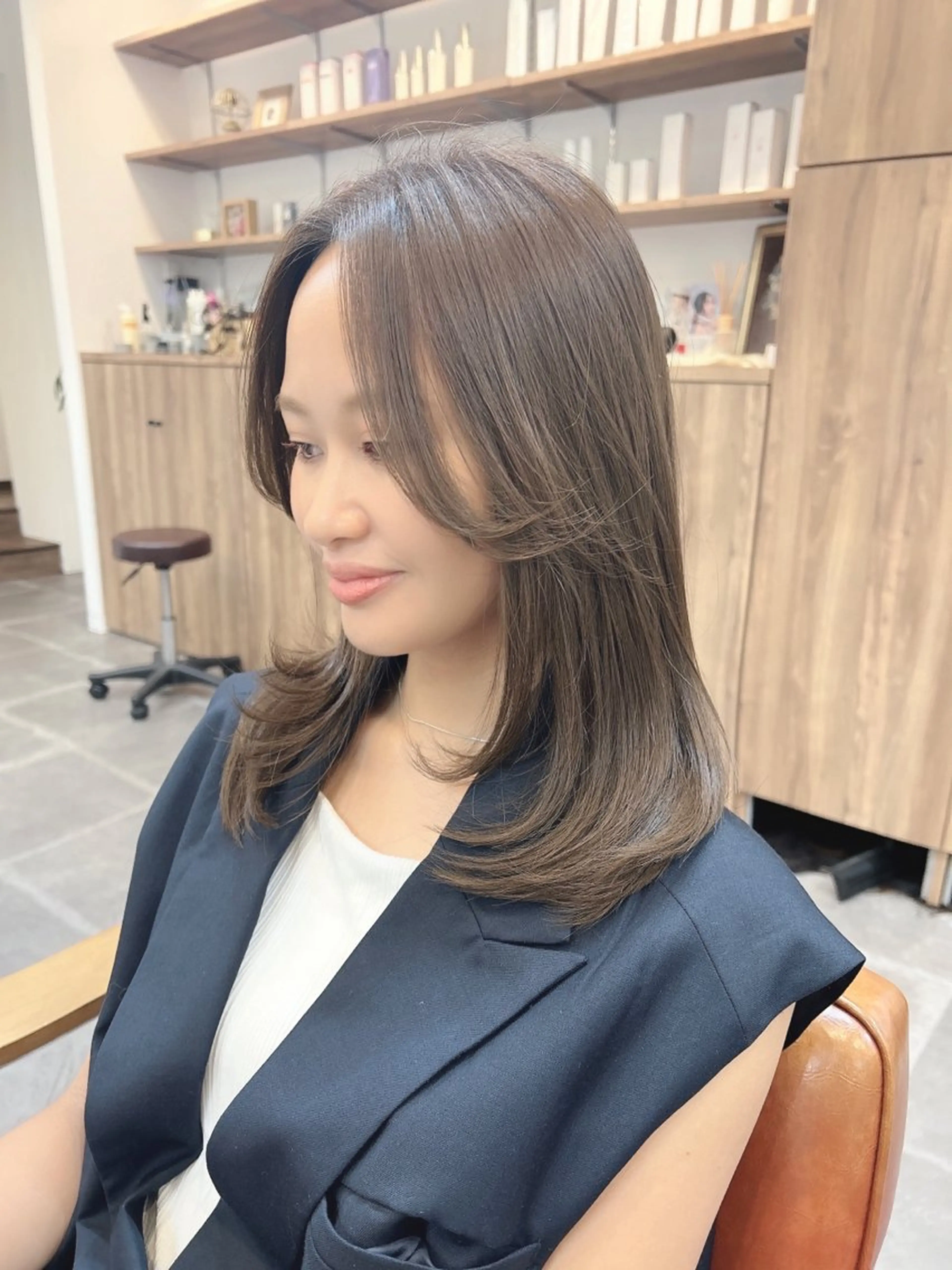 セミロング レイヤーカット 柏韓国ヘア 白石芽衣のヘアスタイル