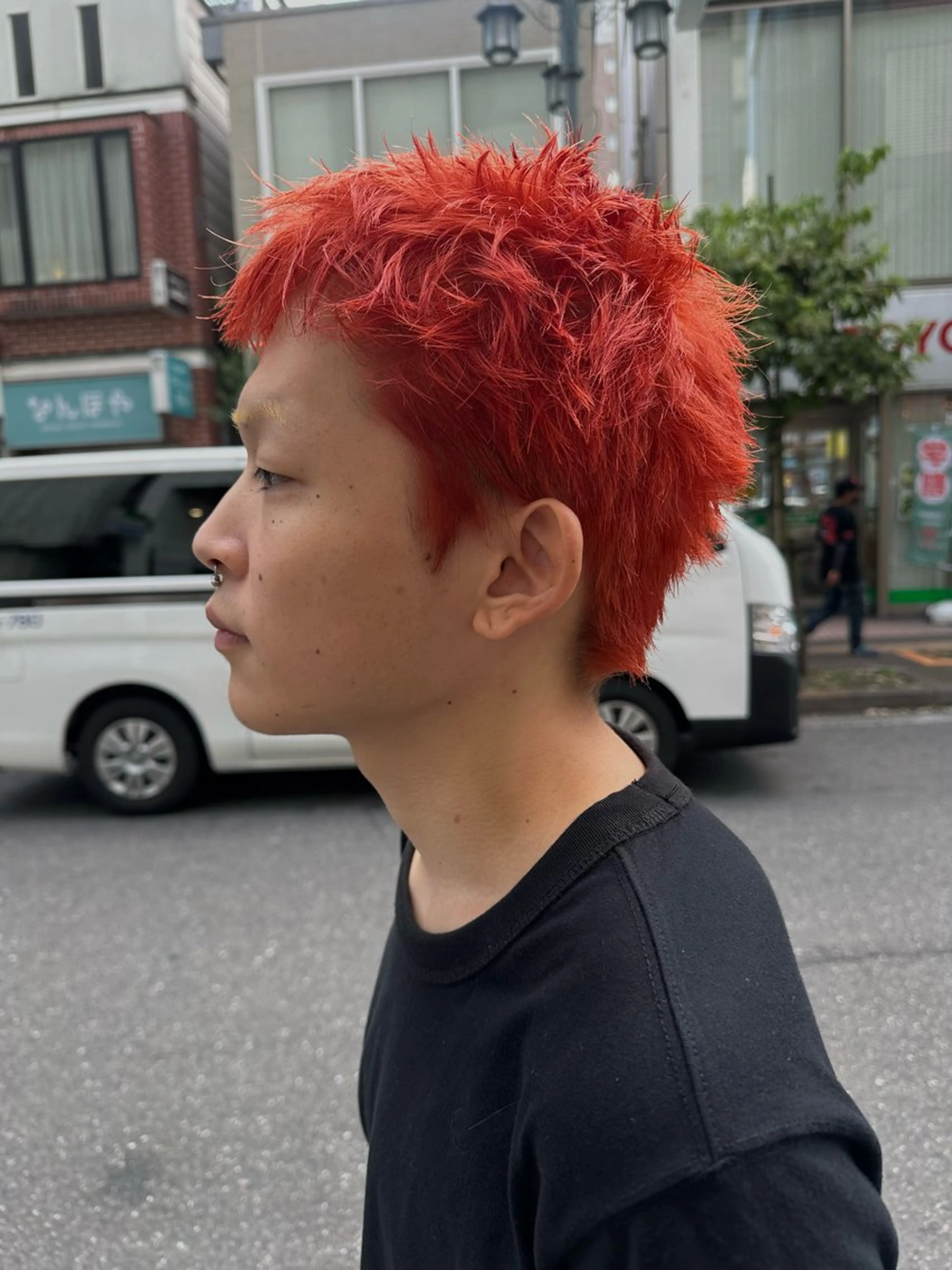 ショート カラー メンズ 切りっぱなしボブ メンズブリーチ メンズハイライト メンズハイトーン メンズインナーカラー HARUKI🏔️/ メンズ/透けブラウンのヘアスタイル