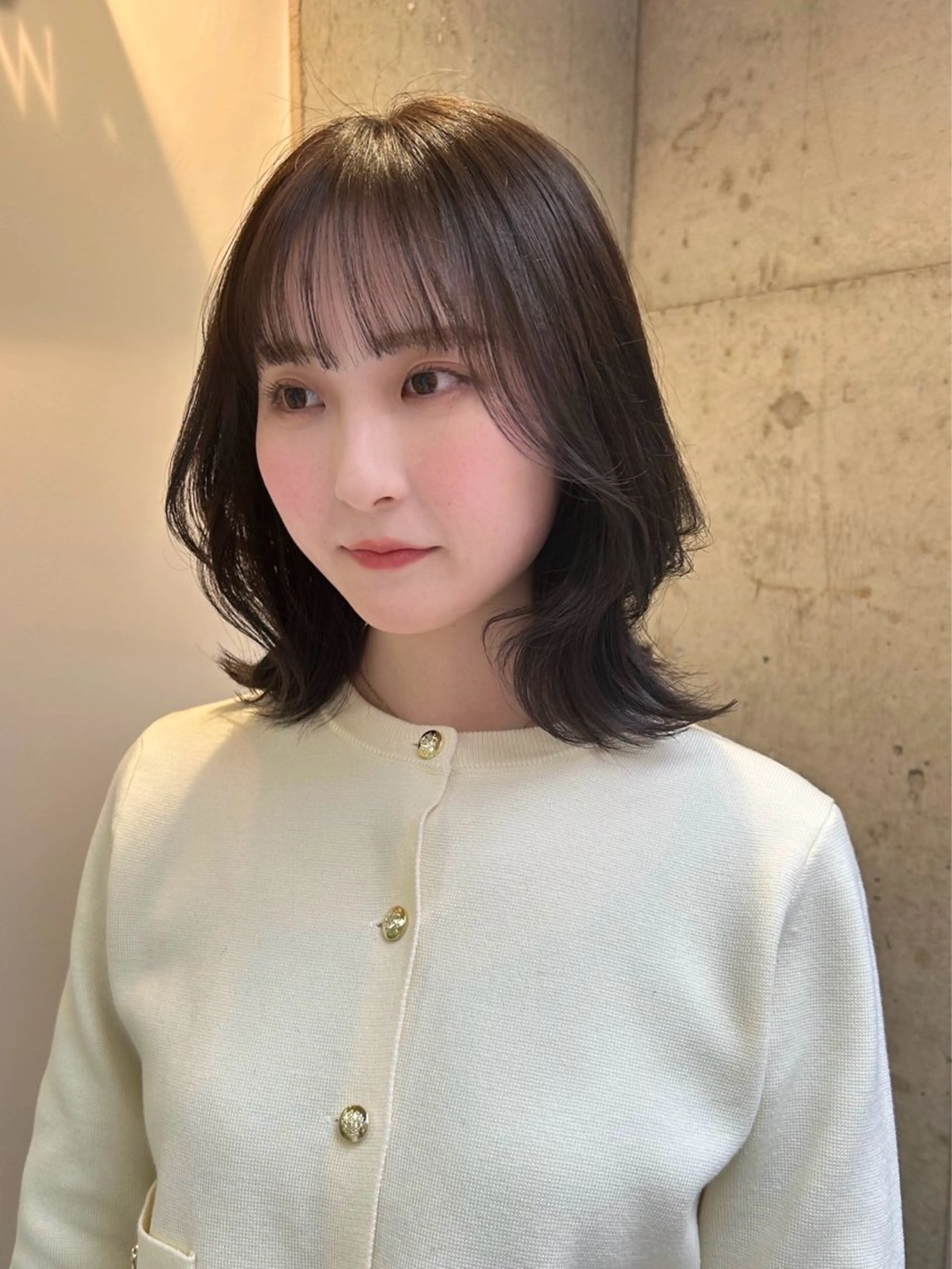 ミディアム カラー ベージュカラー🐑 レイヤー🤎塚原優芽のヘアスタイル