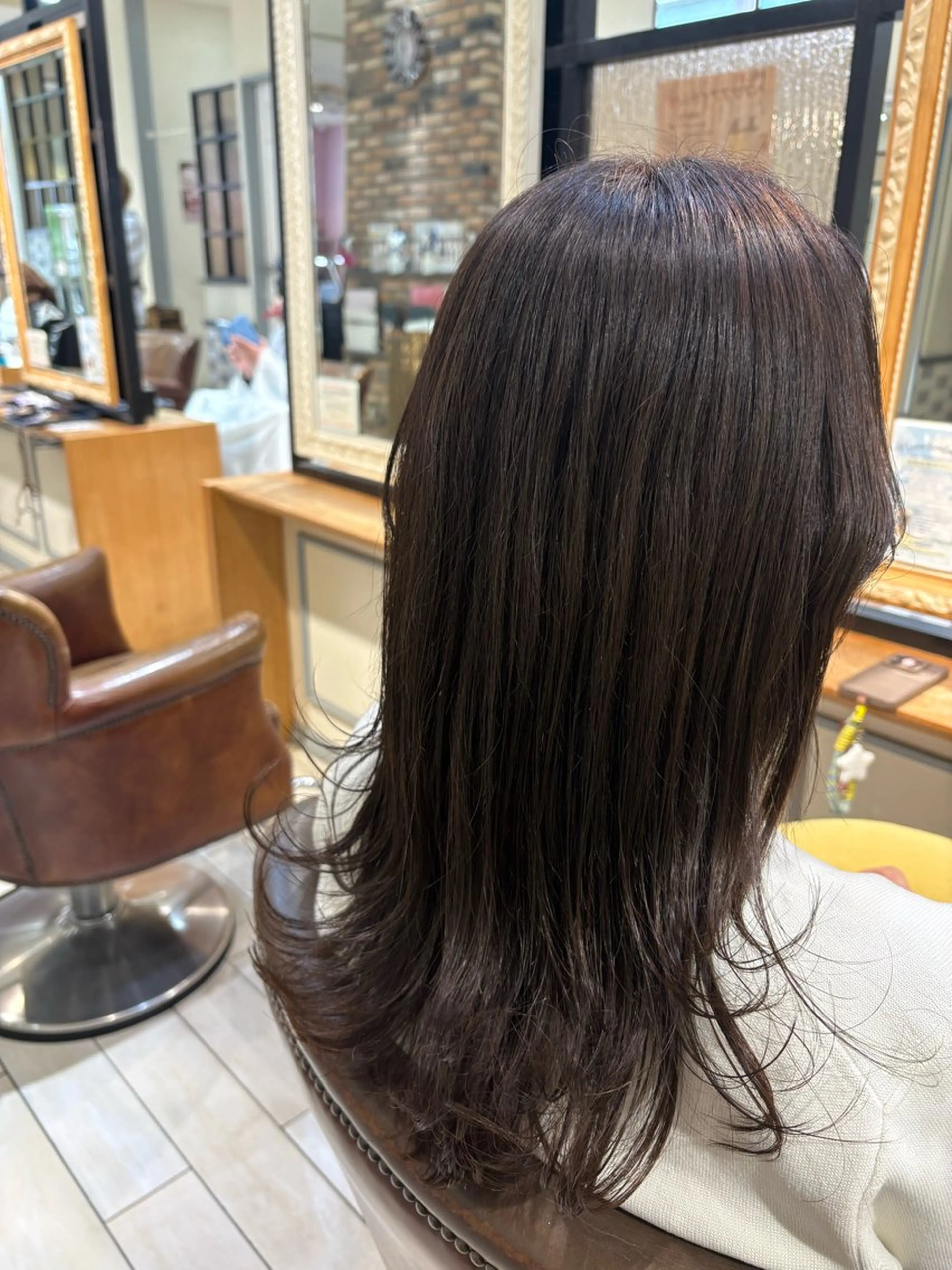 ロング カラー ブラウンカラー ヘアカラー トリートメント SUZUKI AIRIのヘアスタイル