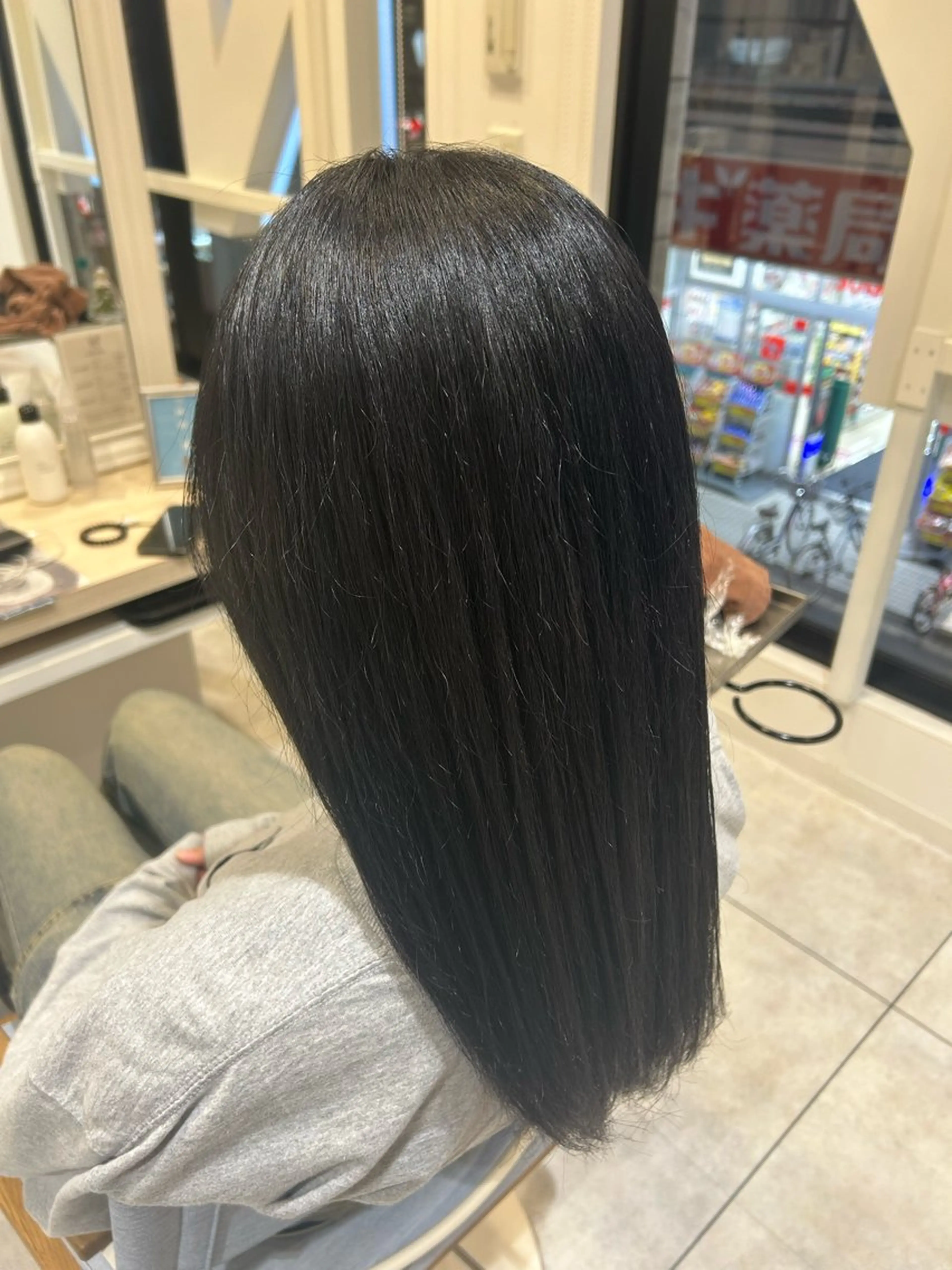 セミロング 《.Xian》ミサキ /艶髪/メンズパーマのヘアスタイル