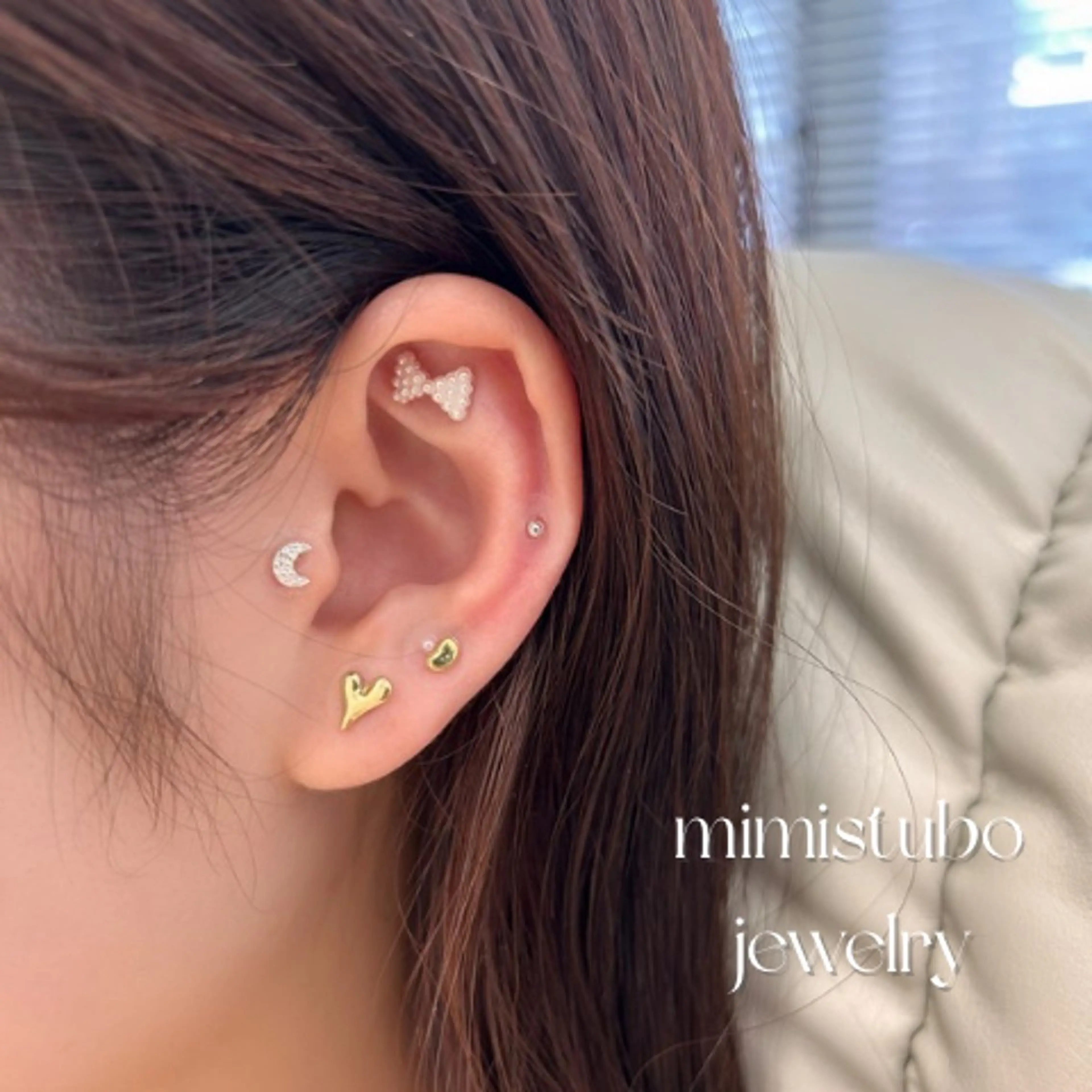 SNSで話題沸騰中✨耳つぼジュエリー👂🏻💎10粒(片耳5粒)の写真