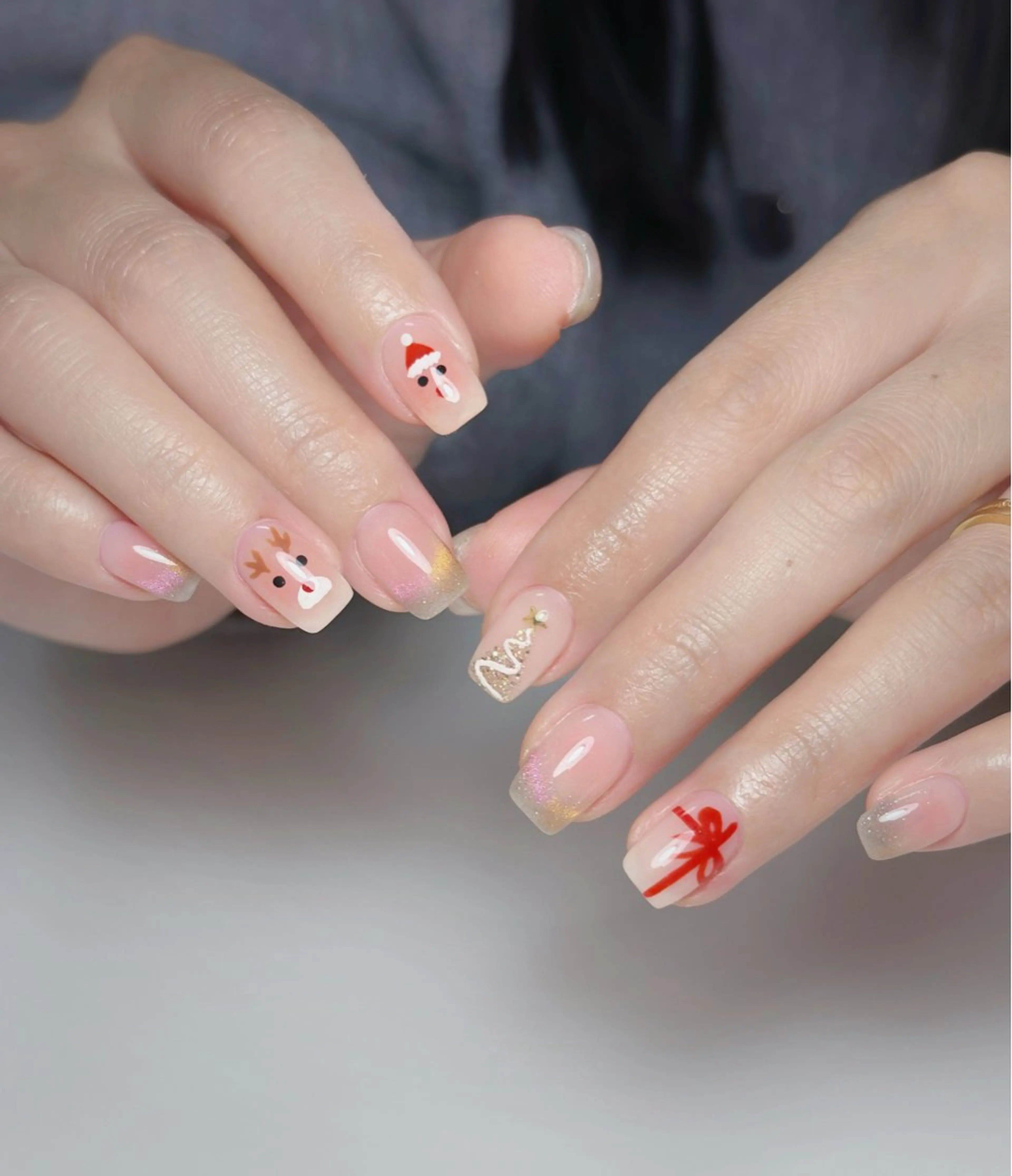 ネイル オーロラネイル 長さ出し フットネイル 韓国ネイル ラメ(グリッター) ハンドネイル 👍thumbs up nail👍のネイルデザイン