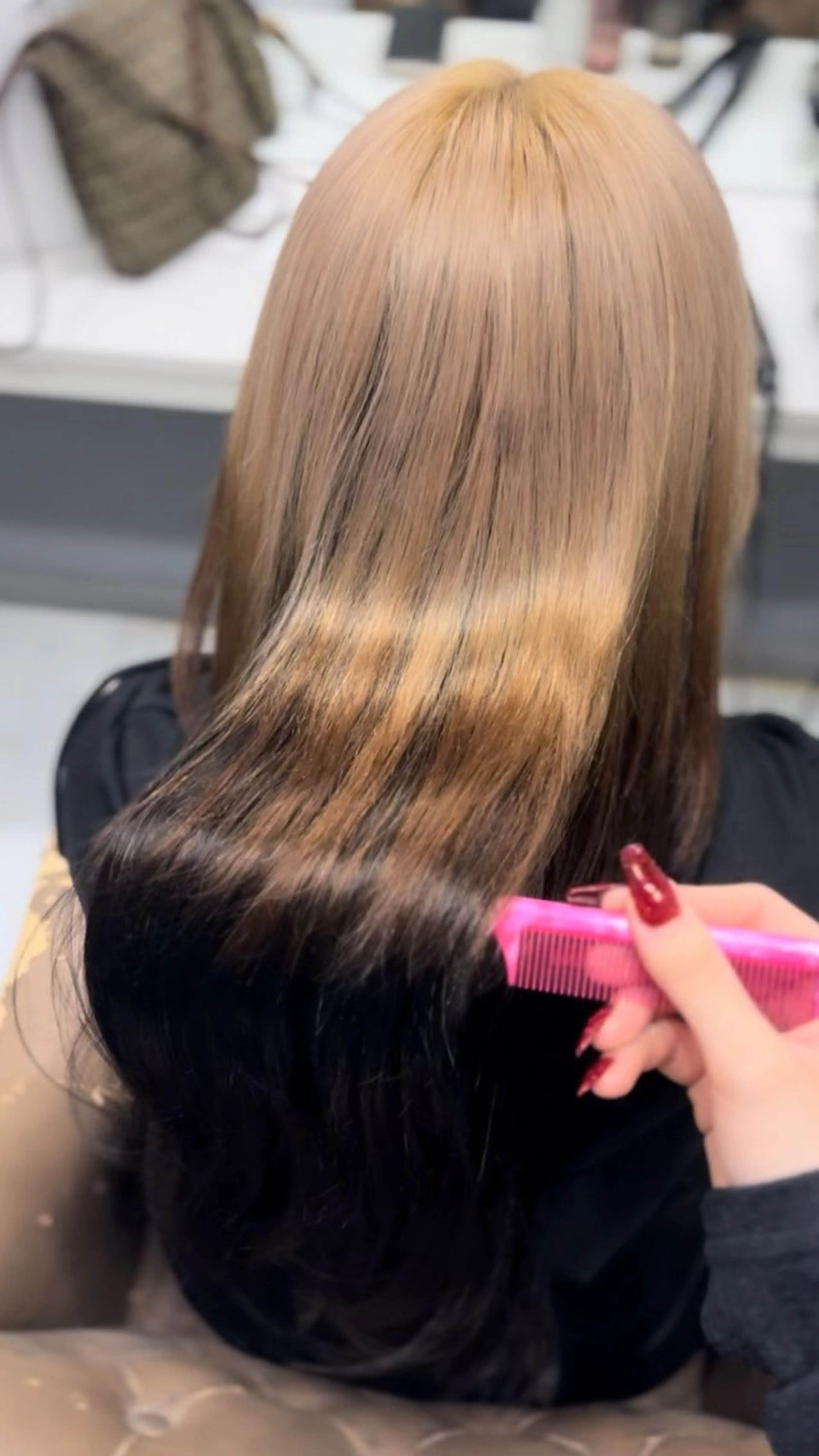 ミディアム カラー エクステ 🦋REISA🦋 エクステ×ハイトーンのヘアスタイル