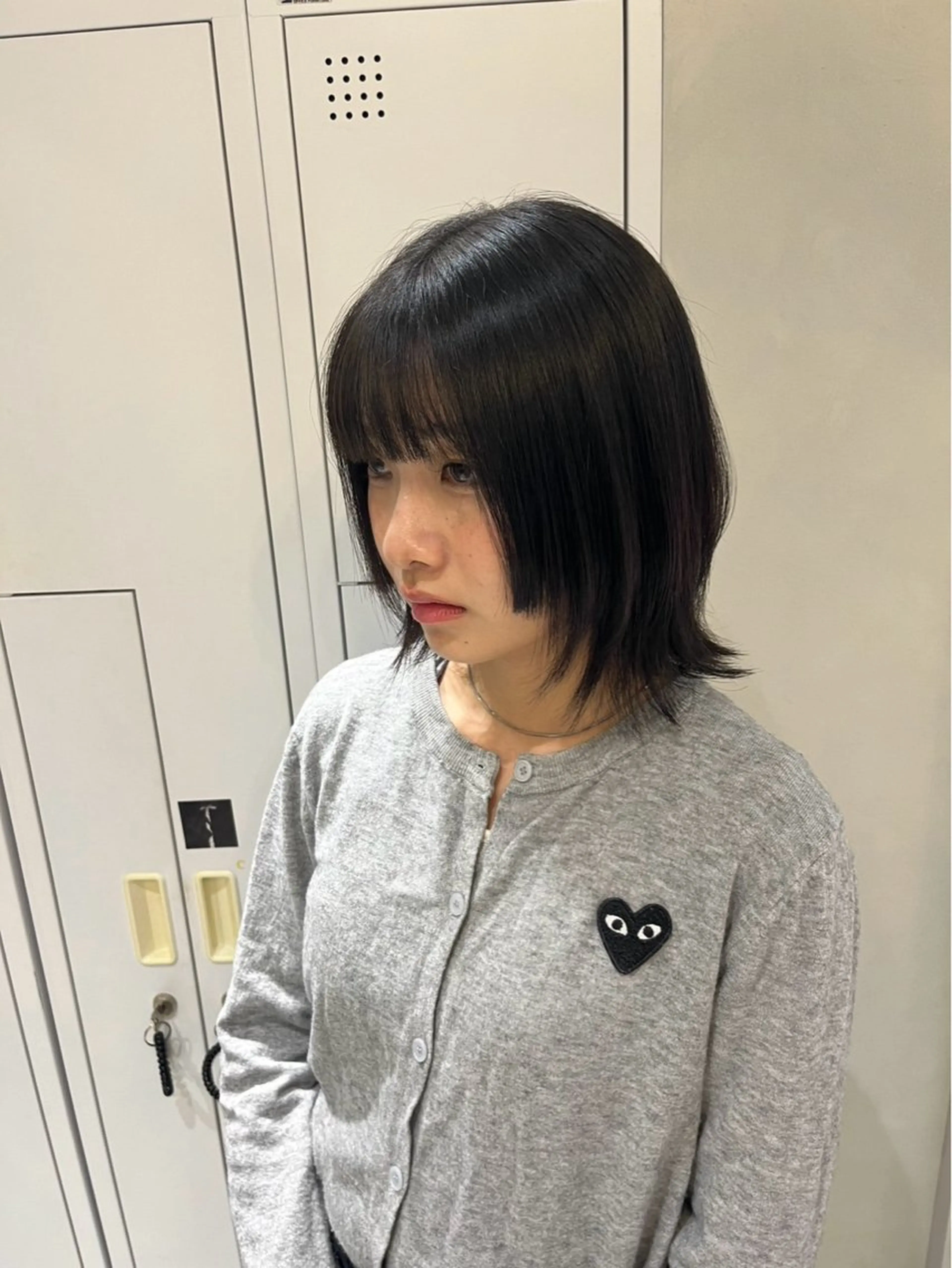 ミディアム カラー アッシュ ベージュカラー ブルーカラー 透明感カラー グレージュ カット ハイトーン/ブリーチ 💙みずき💙のヘアスタイル